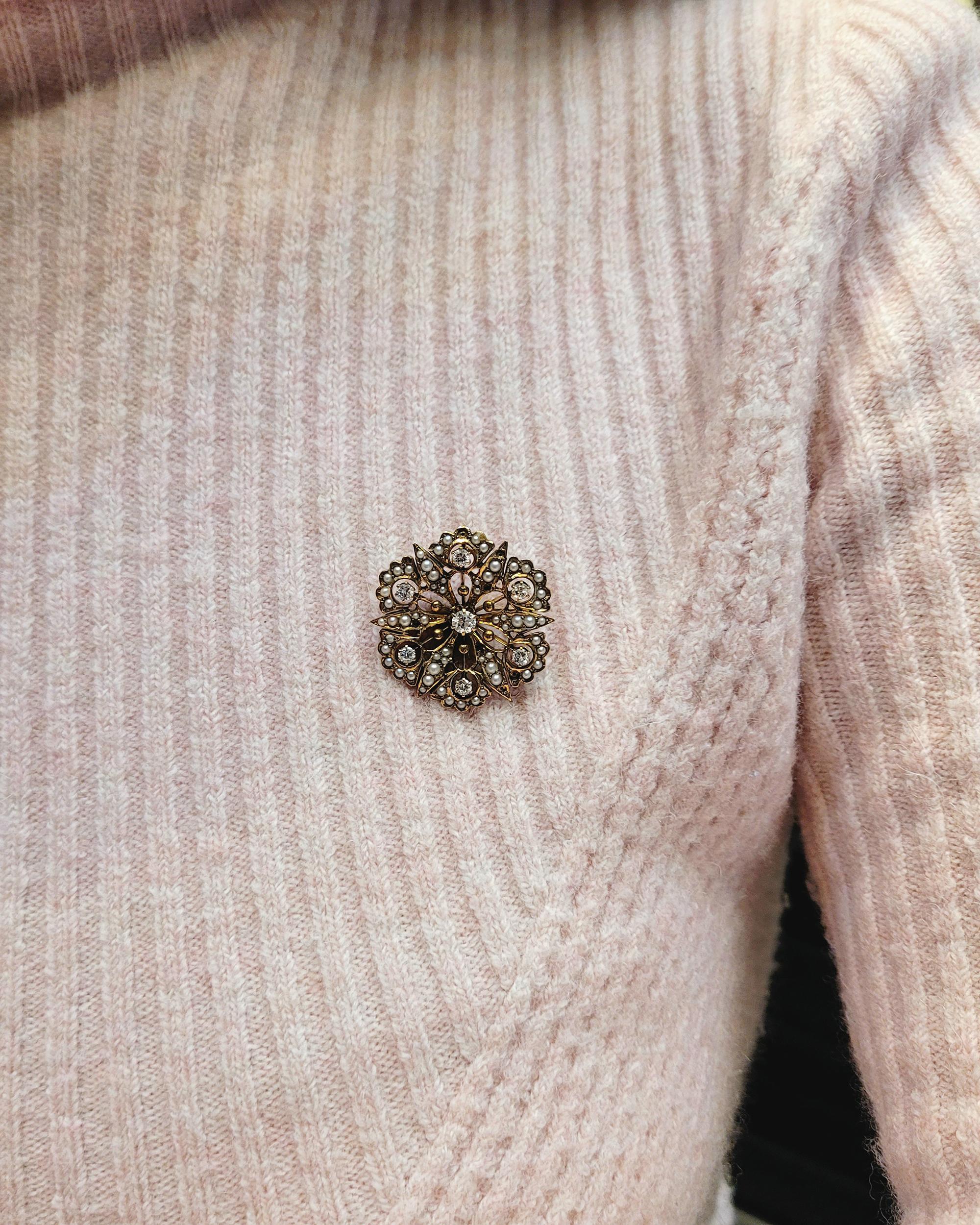 Victorian Diamond Pearl Gold Starburst Clip Pendant In Good Condition For Sale In New York, NY