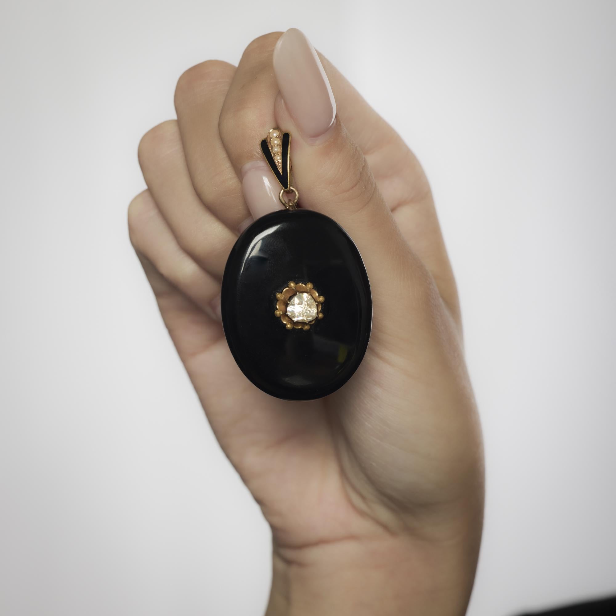 Victorien Broche pendentif victorienne en or jaune 18k diamant perle onyx en vente