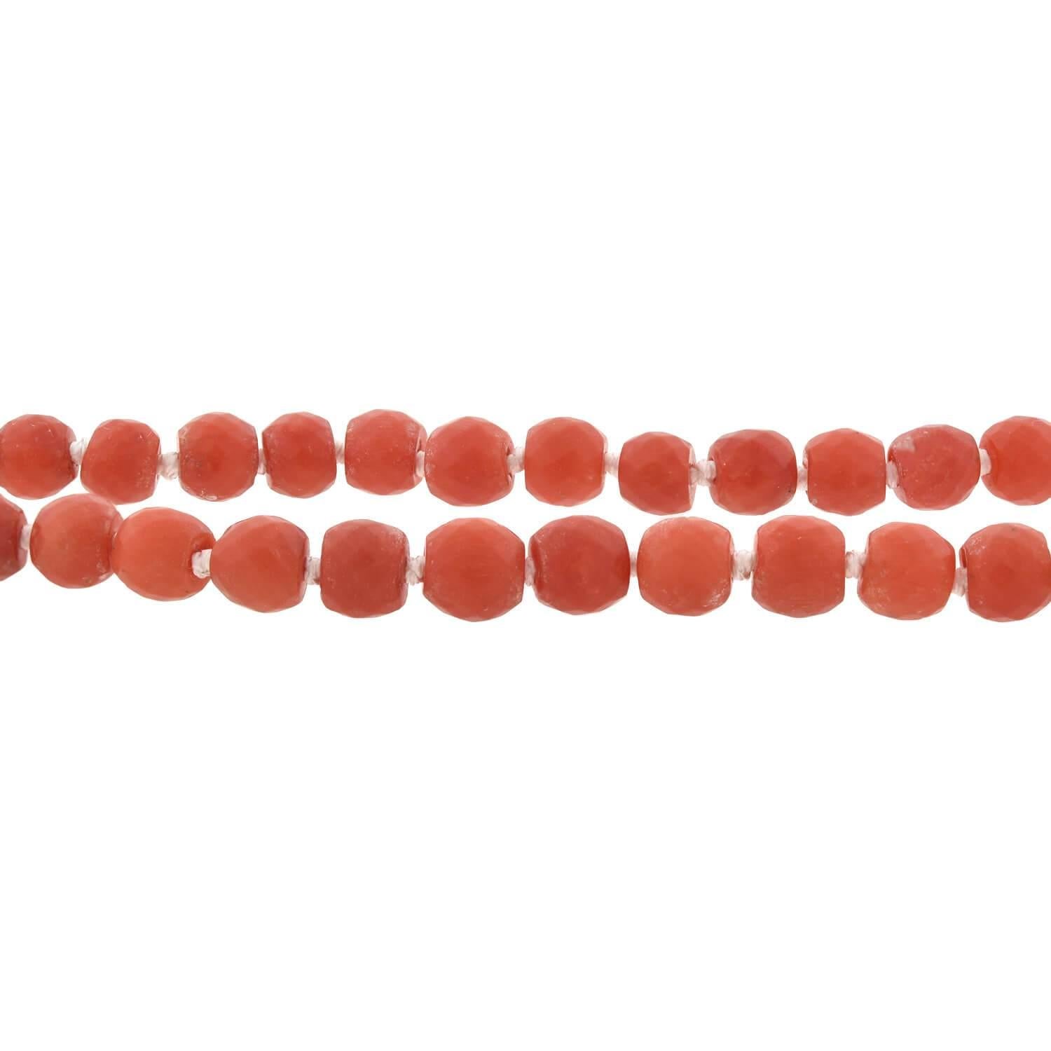 Taille rose Collier victorien à épingle/pendentif en perles de diamants et corail naturel en vente