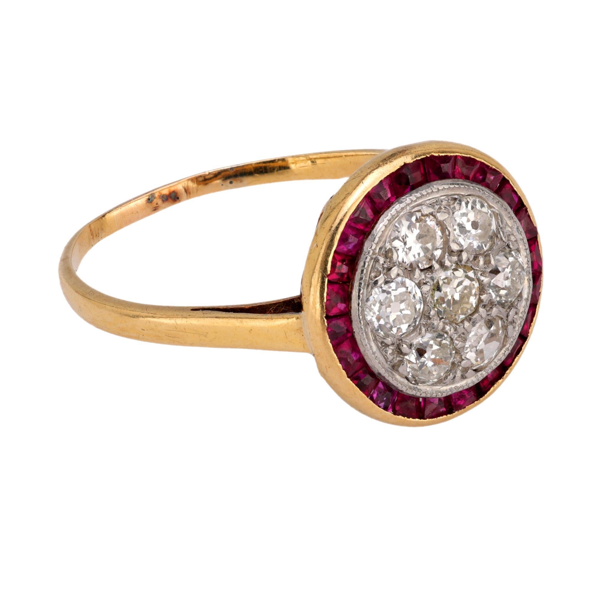 Bague cible victorienne en or jaune 18k diamant rubis Excellent état à Beverly Hills, CA