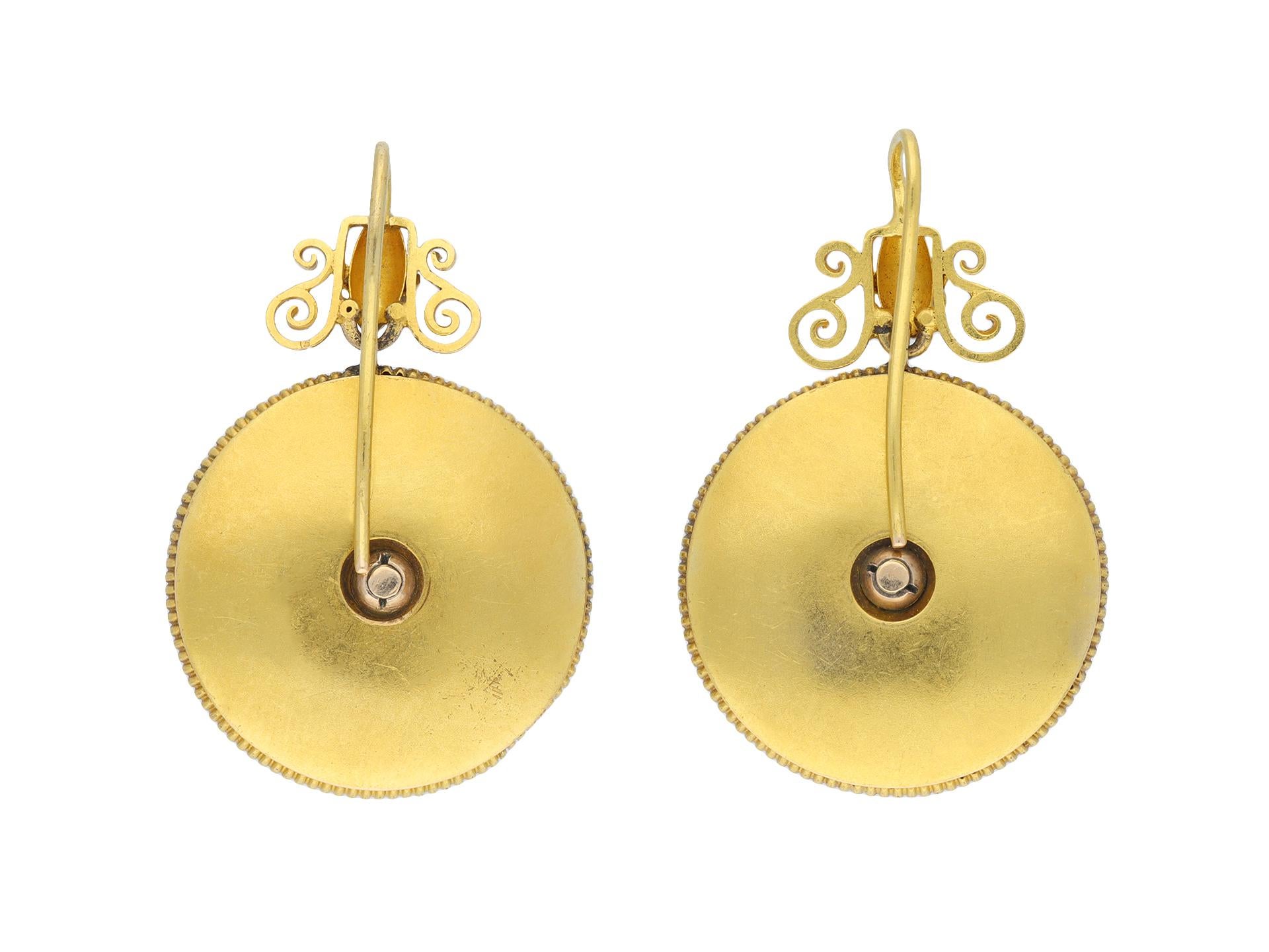 Women's or Men's Victorian diamond set brooch and earring suite, circa 1860. For Sale