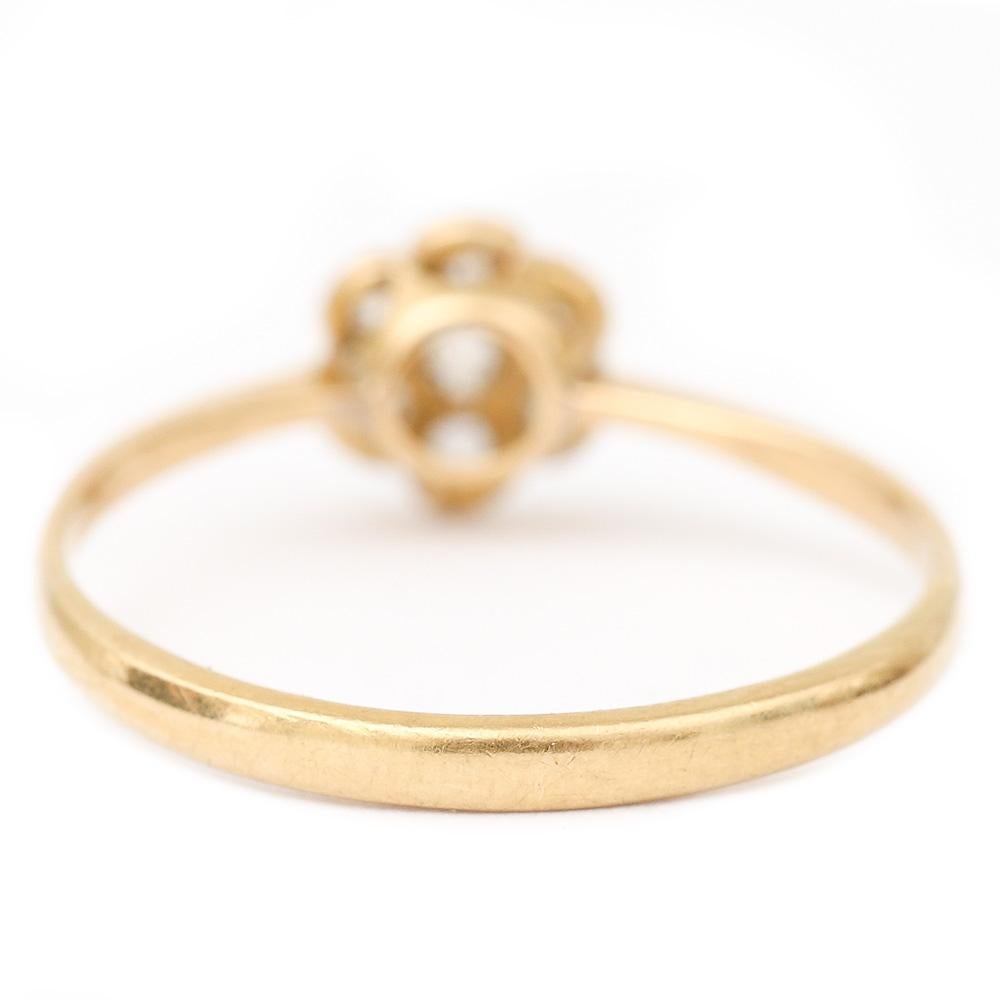 Victorian Diamond Seven-Stone Petal Cluster Ring 18 Karat Yellow Gold circa 1890 1