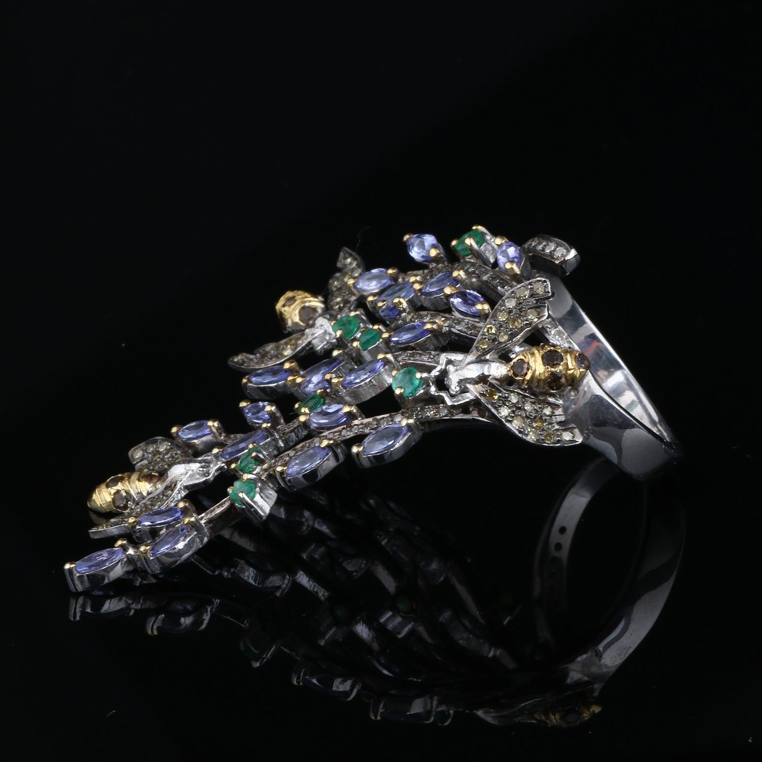 Victorian Diamond Silver Emerald Tanzanite Floral Bee Shape Cocktail Ring In New Condition For Sale In Jaipur, RJ