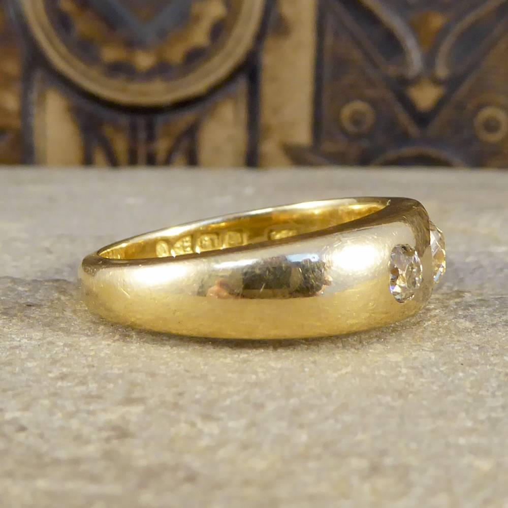 Late Victorian Victorian Diamond Three-Stone Gypsy Set 18 Carat Gold Ring