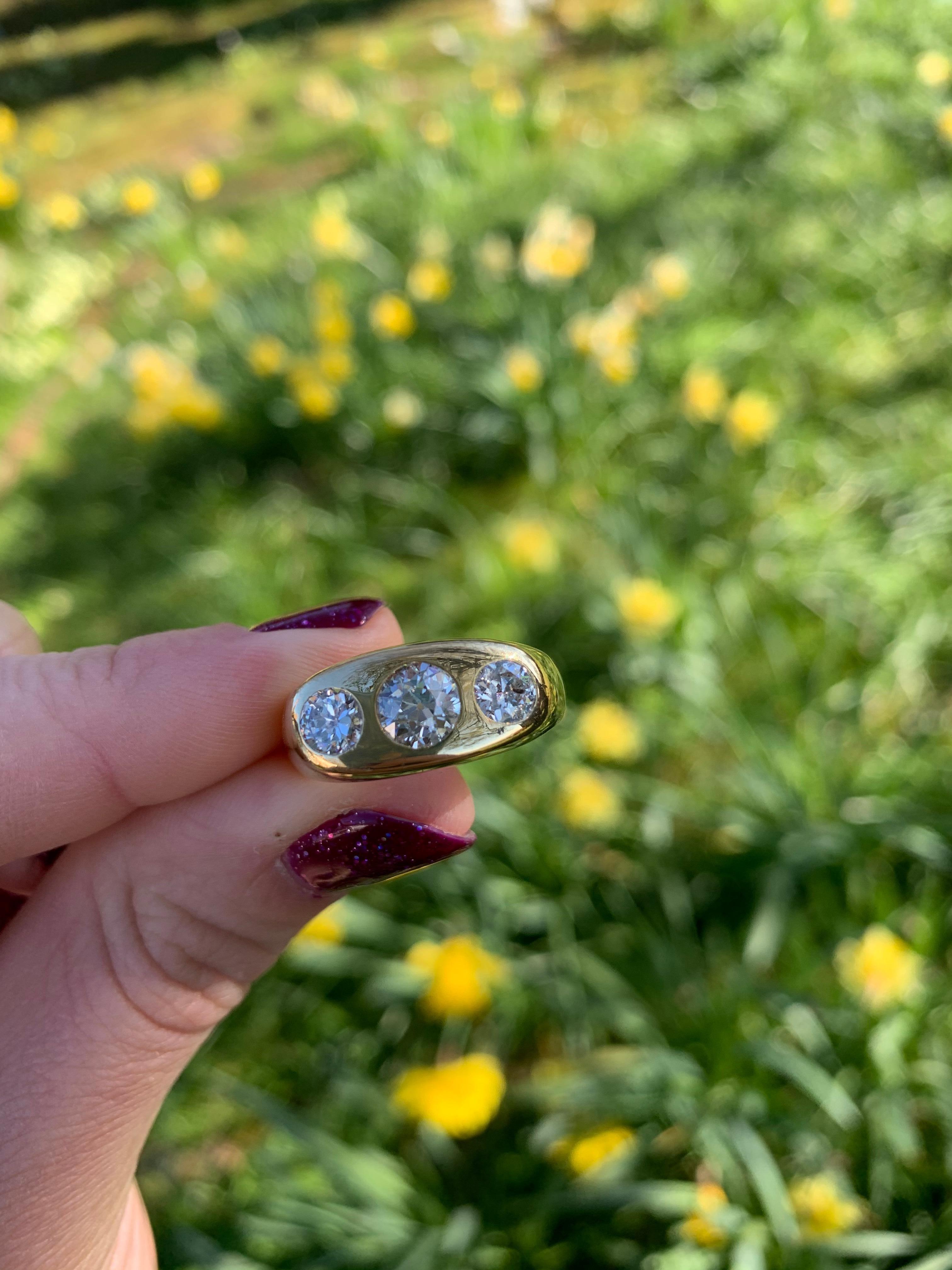 Victorian Diamond Three Stone Ring 18 Karat Yellow Gold 4