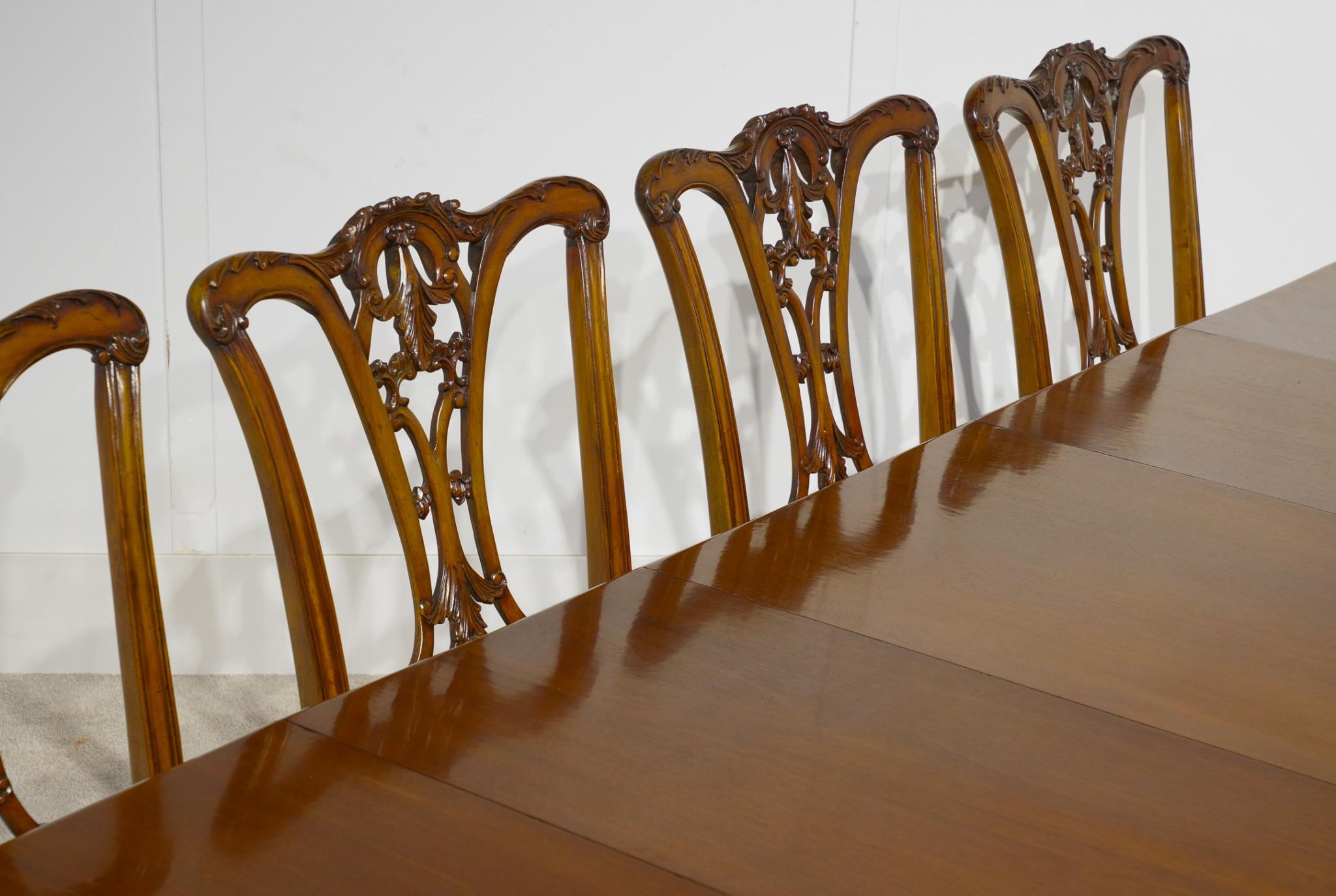 Victorian Dining Table 3 Extending Leaves and 10 chairs In Good Condition For Sale In Potters Bar, GB