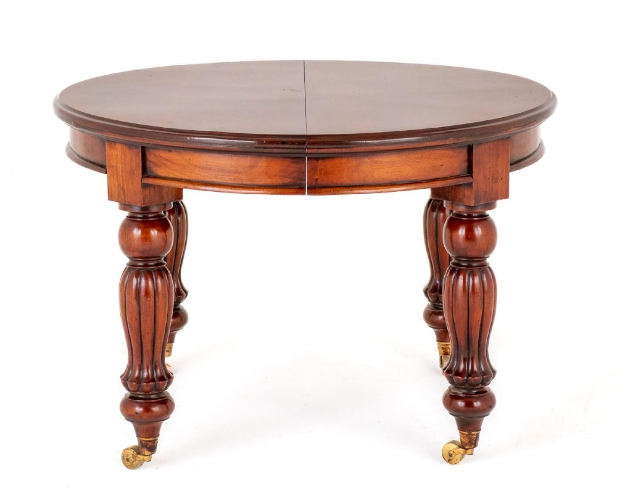 Victorian Dining Table Extending Leaf System Antique 1860 Mahogany In Good Condition For Sale In Potters Bar, GB
