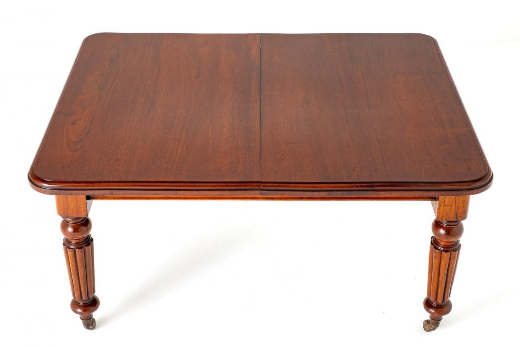 Mid-19th Century Victorian Dining Table Extending Mahogany 1850 For Sale