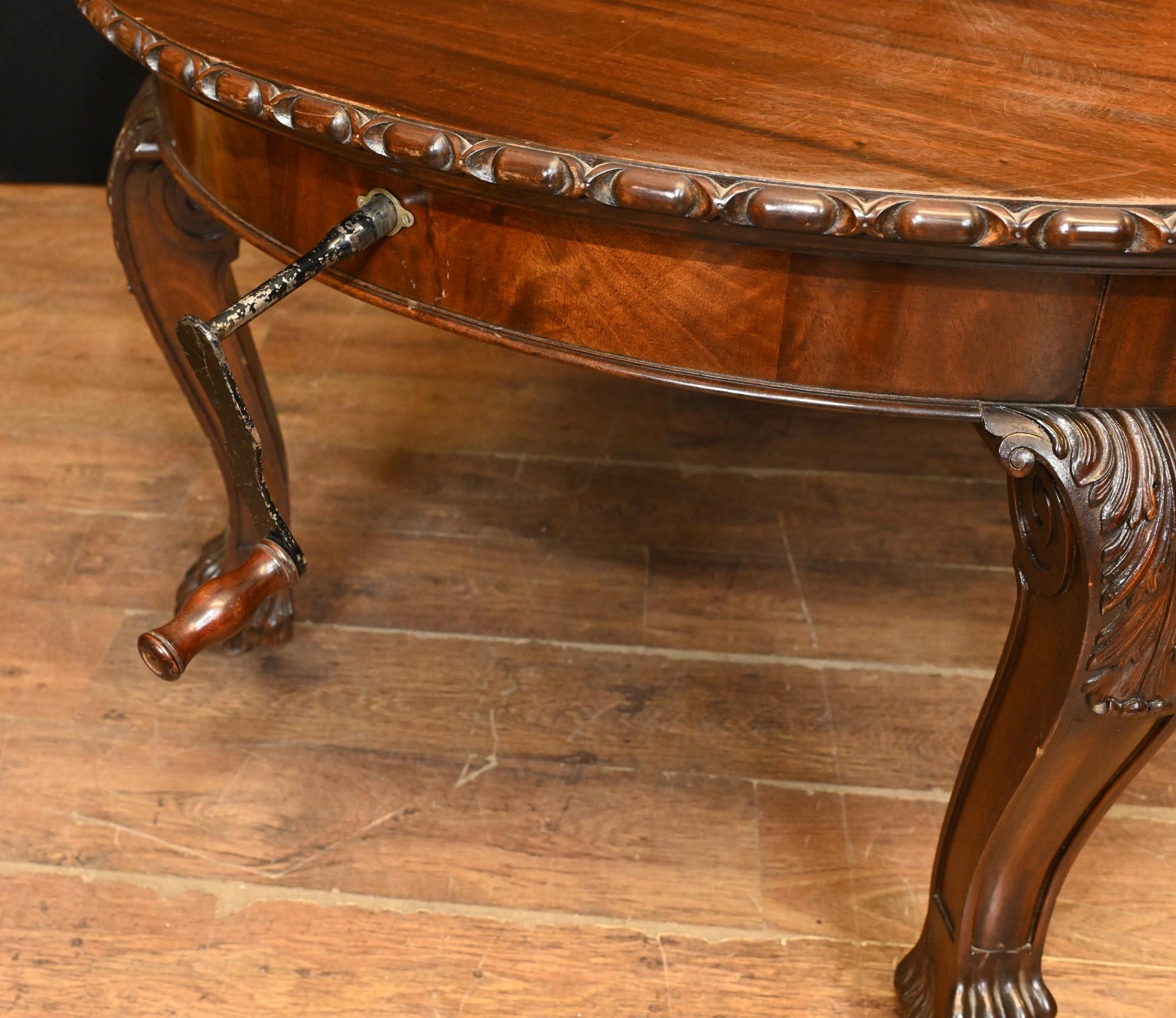Victorian Dining Table Extending Mahogany Gillows of Lancaster 1880 For Sale 6