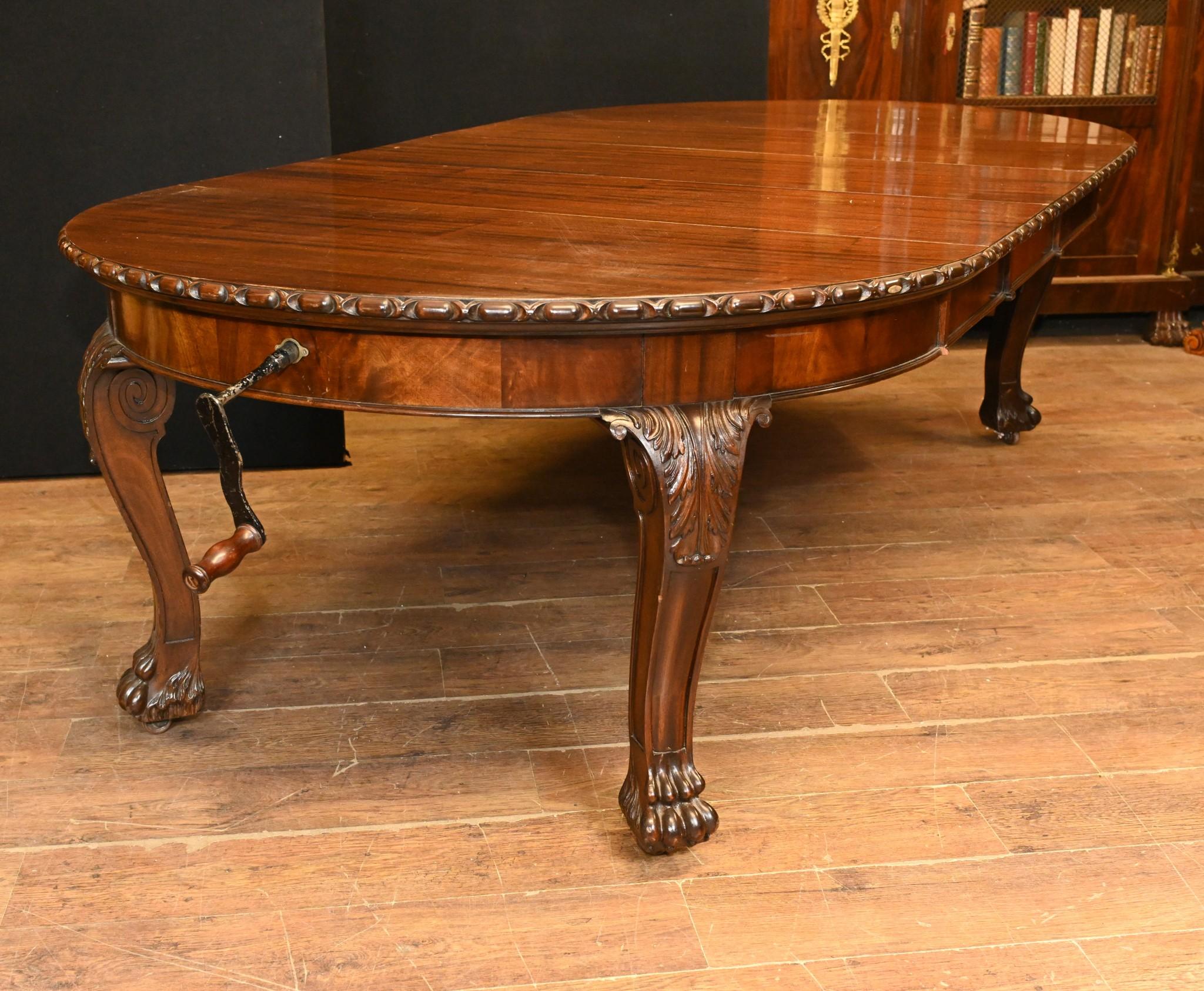 Victorian Dining Table Extending Mahogany Gillows of Lancaster 1880 For Sale 5