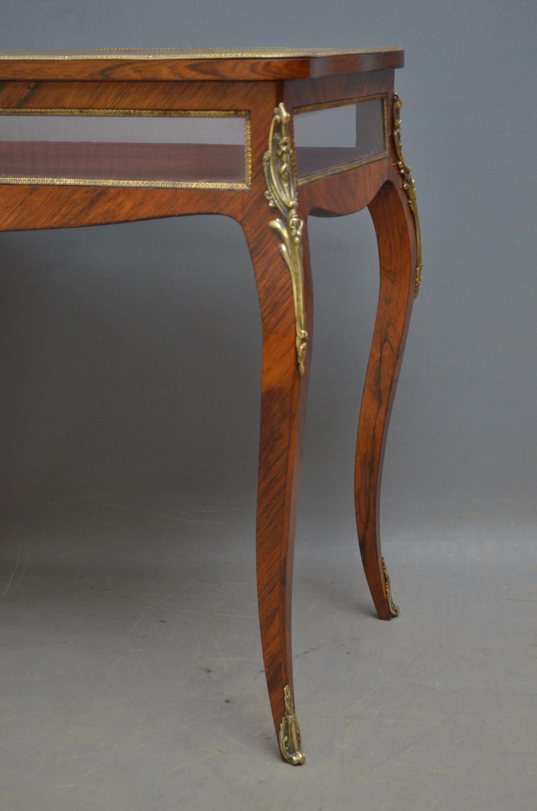 Victorian Display / Bijouterie Table in Rosewood 2