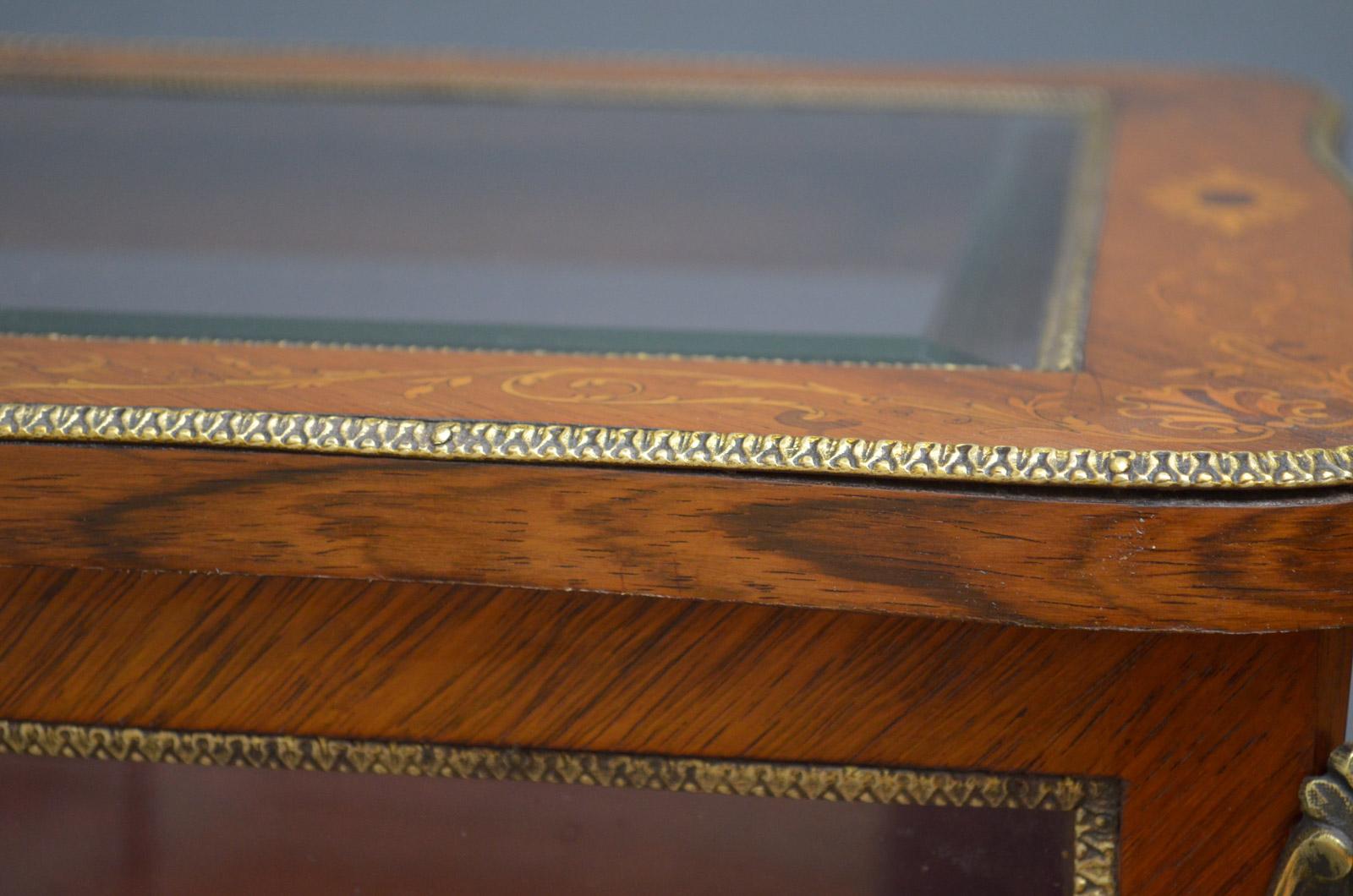 Victorian Display / Bijouterie Table in Rosewood In Good Condition In Whaley Bridge, GB