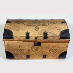 Baule vittoriano in pelle a cupola con borchie in ottone, di Arthur Wannop