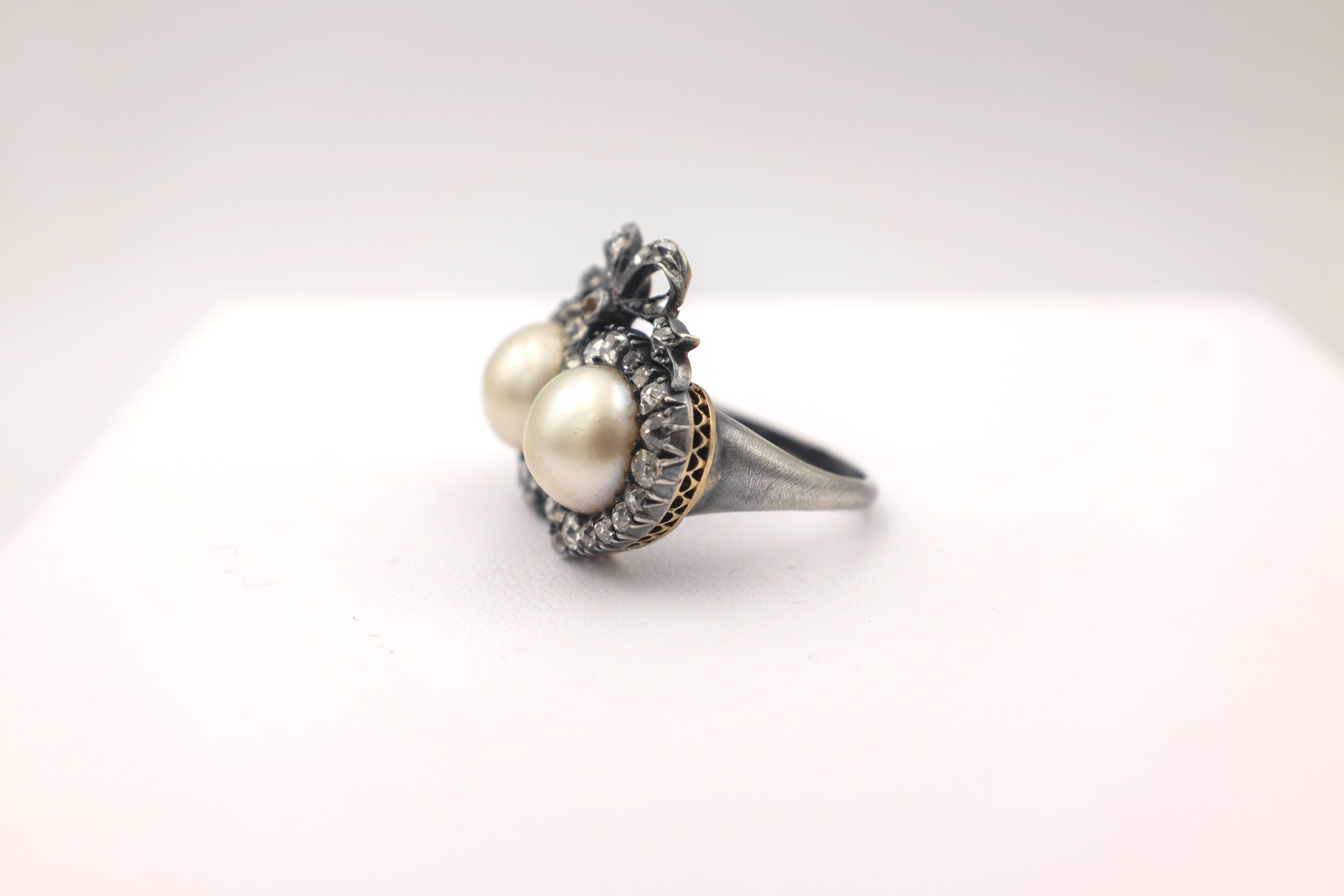 Victorian Double Heart Ring with Natural Pearls and Diamonds In Good Condition For Sale In Miami Beach, FL