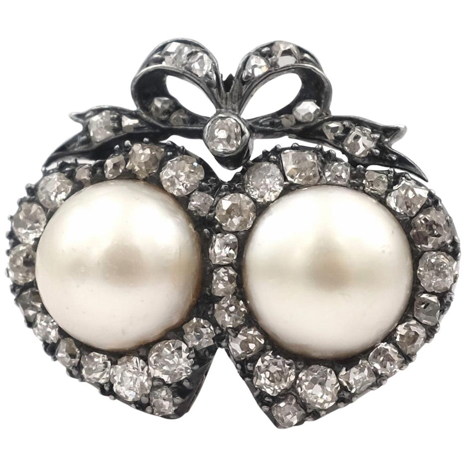 Victorian Double Heart Ring with Natural Pearls and Diamonds For Sale