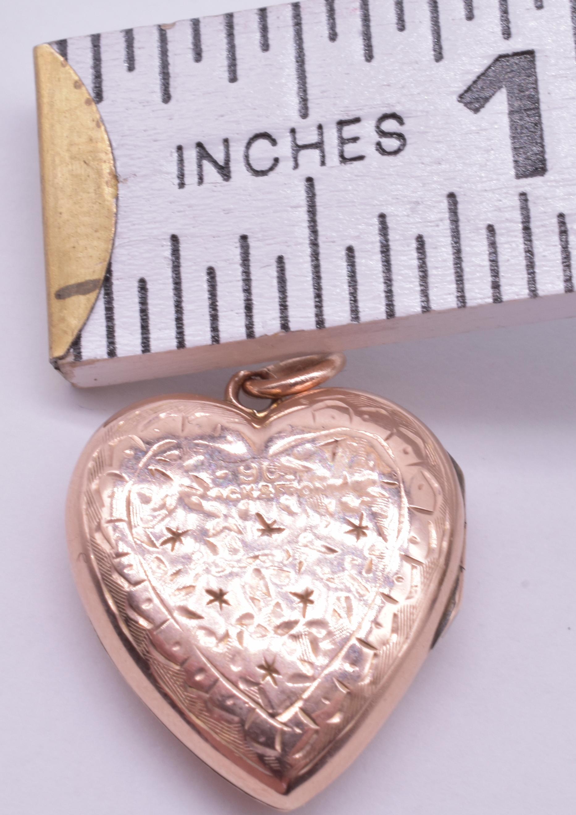 Victorian Double Sided Engraved Heart Locket In Excellent Condition In Baltimore, MD