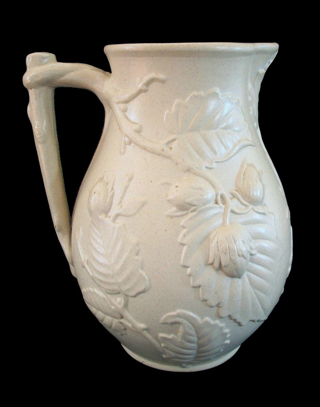 Victorian 'Drabware' Pitcher with Embossed Strawberries, U.K., 19th Century For Sale 4
