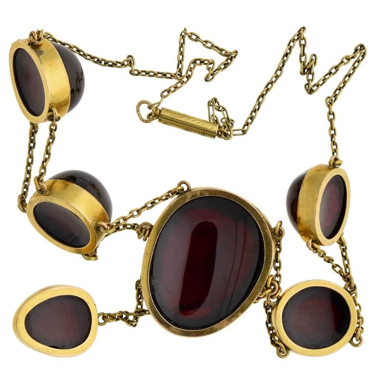Victorian Dramatic Cabochon Garnet Festoon Necklace For Sale at 1stDibs