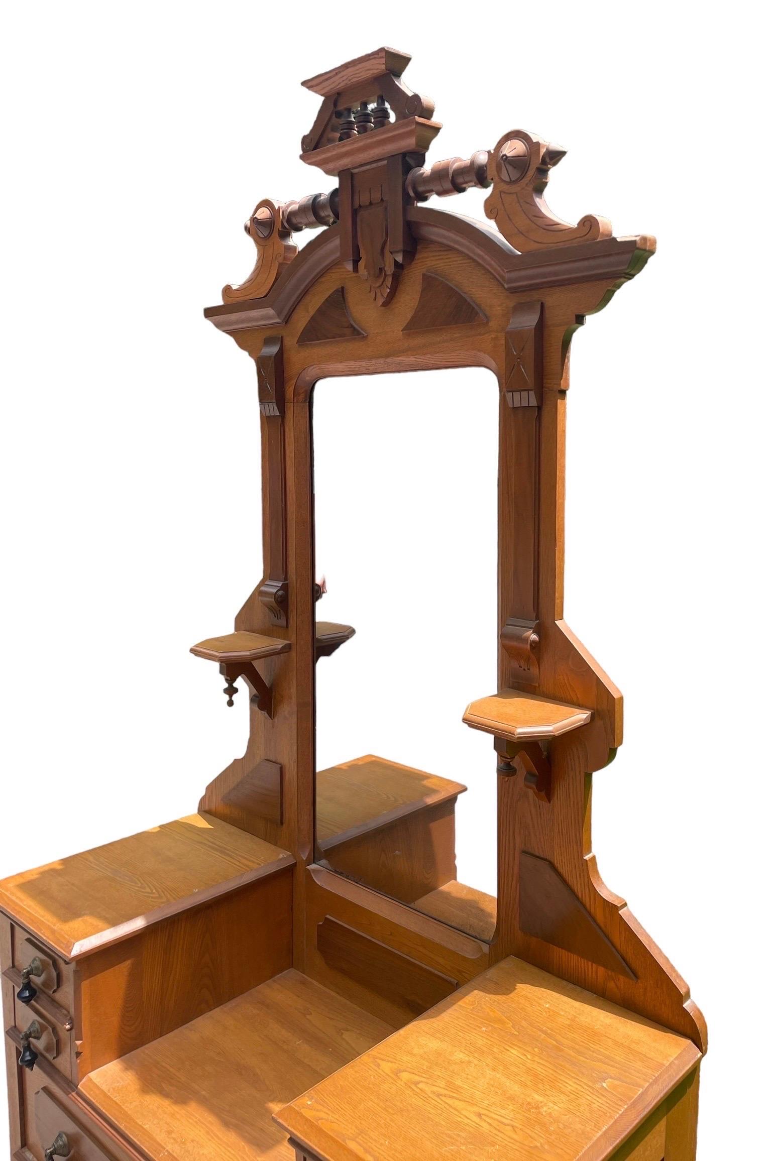 Victorien tardif Commode Victorienne ou Stand de Hall Meubles de Rangement Anciens Sculptés à la Main Americana en vente