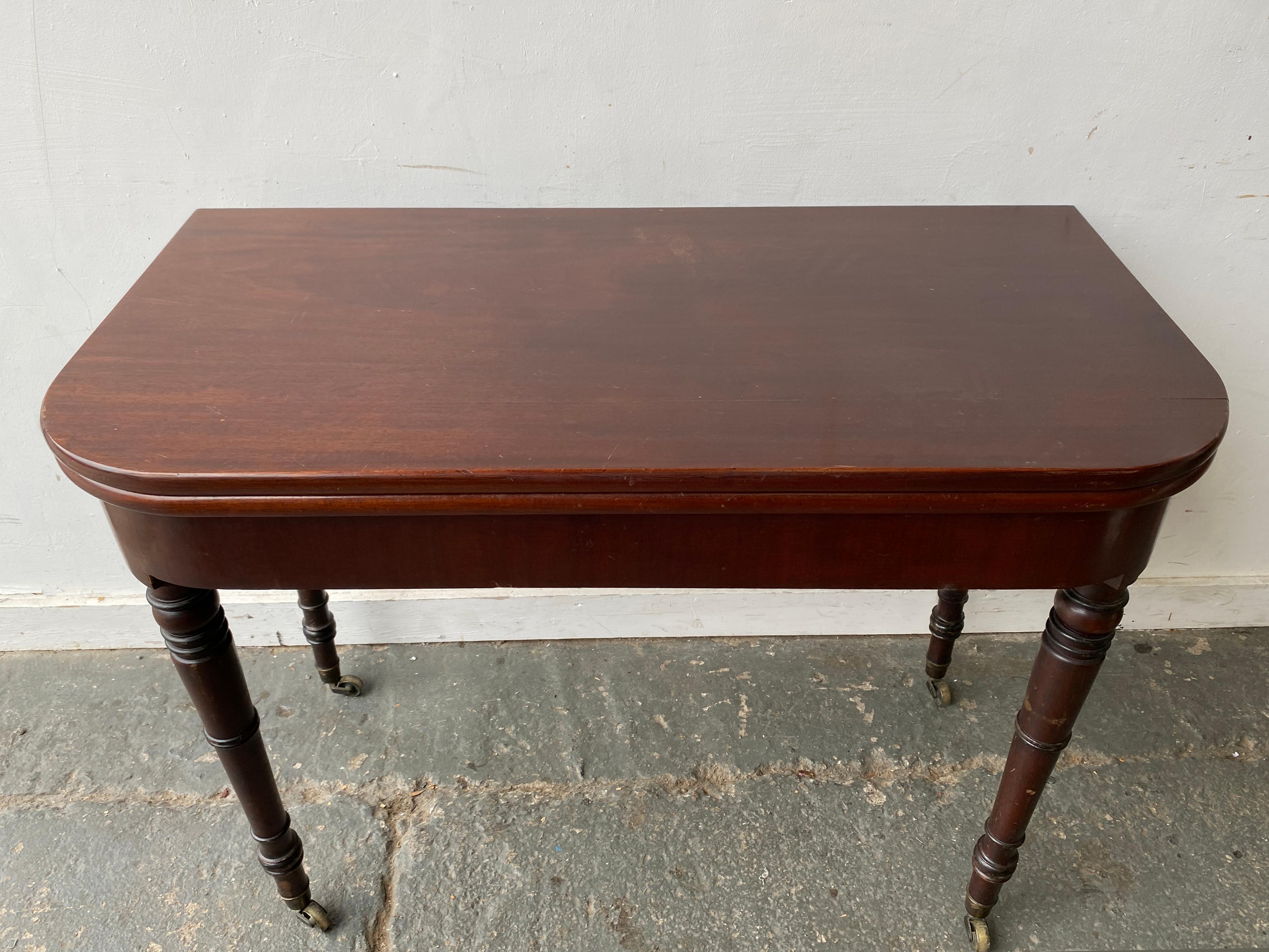 Table de salle à manger à rallonge victorienne en acajou à feuilles tombantes Bon état - En vente à London, GB