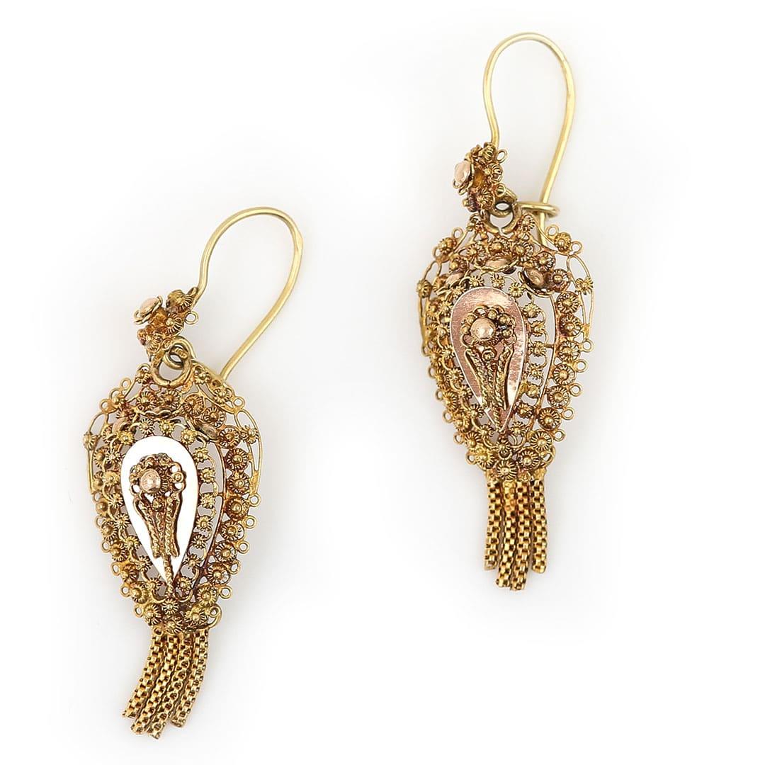 A fabulous pair of Dutch Victorian 14ct yellow gold fine filigree drop earrings with articulated, chain link tassels dating from circa 1880. The very fine filigree and cannetille work is evidence of a master jeweller the technique demands an