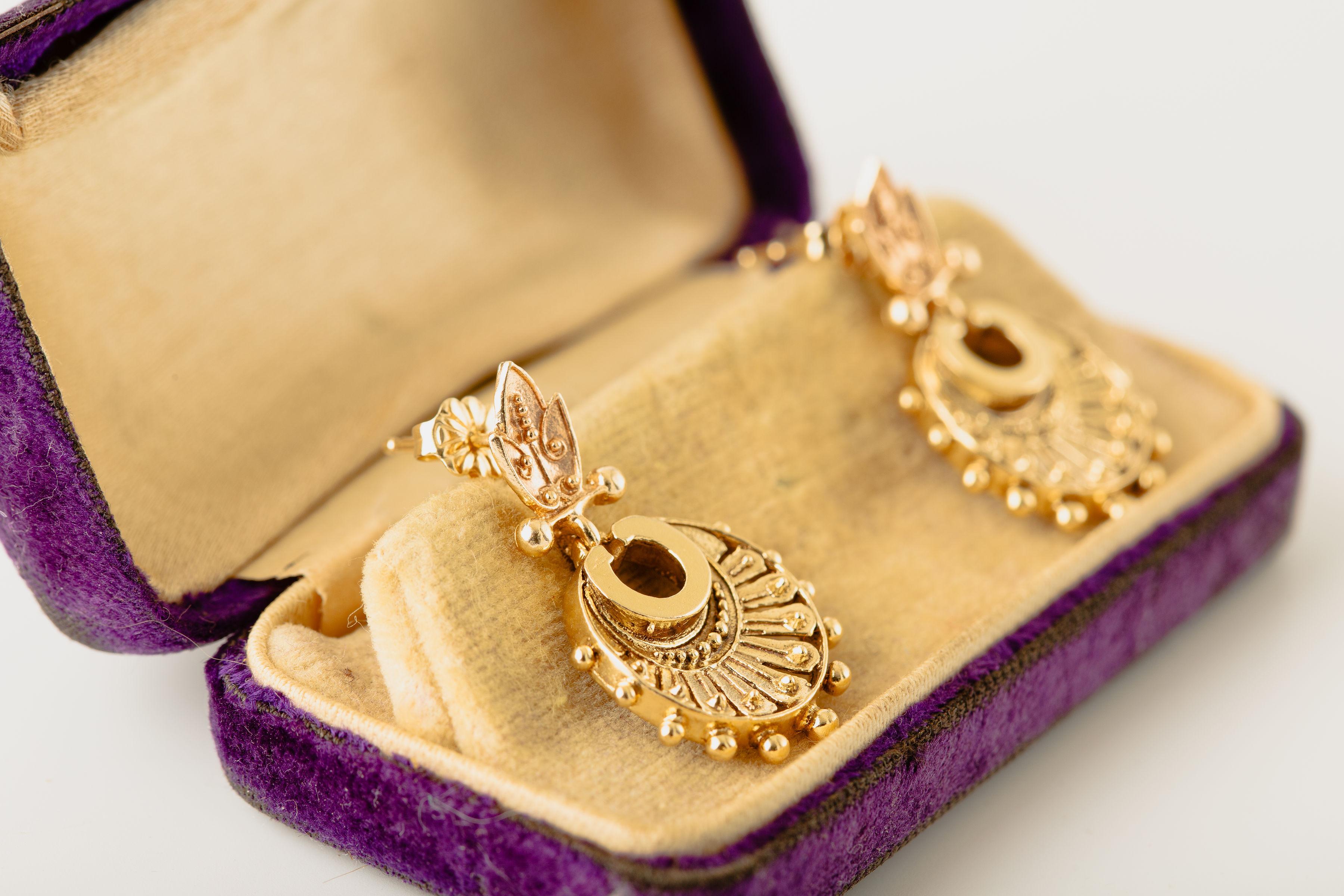 Viktorianische Ohrringe im etruskischen Revival-Stil/14k Gelbgold-Ohrringe für Damen oder Herren im Angebot
