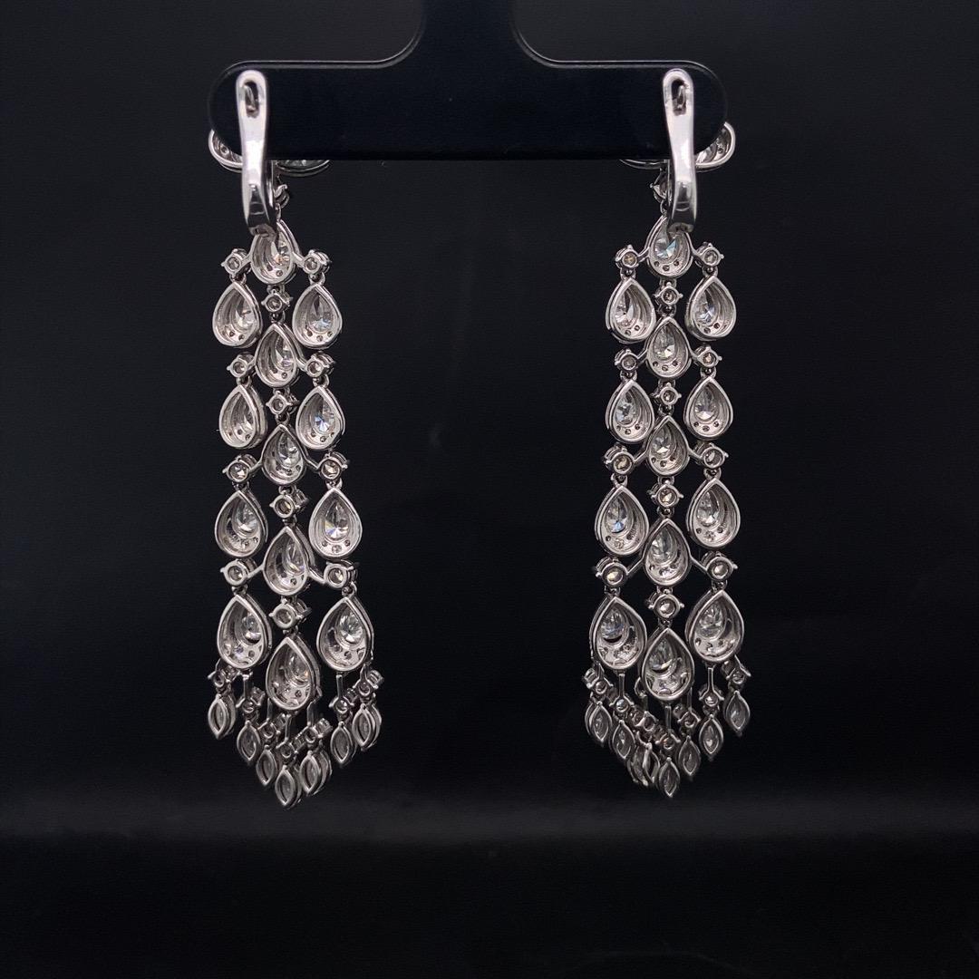 Victorian Earrings With Natural Pears & Marquise Diamonds in 18K Solid Gold For Sale 1