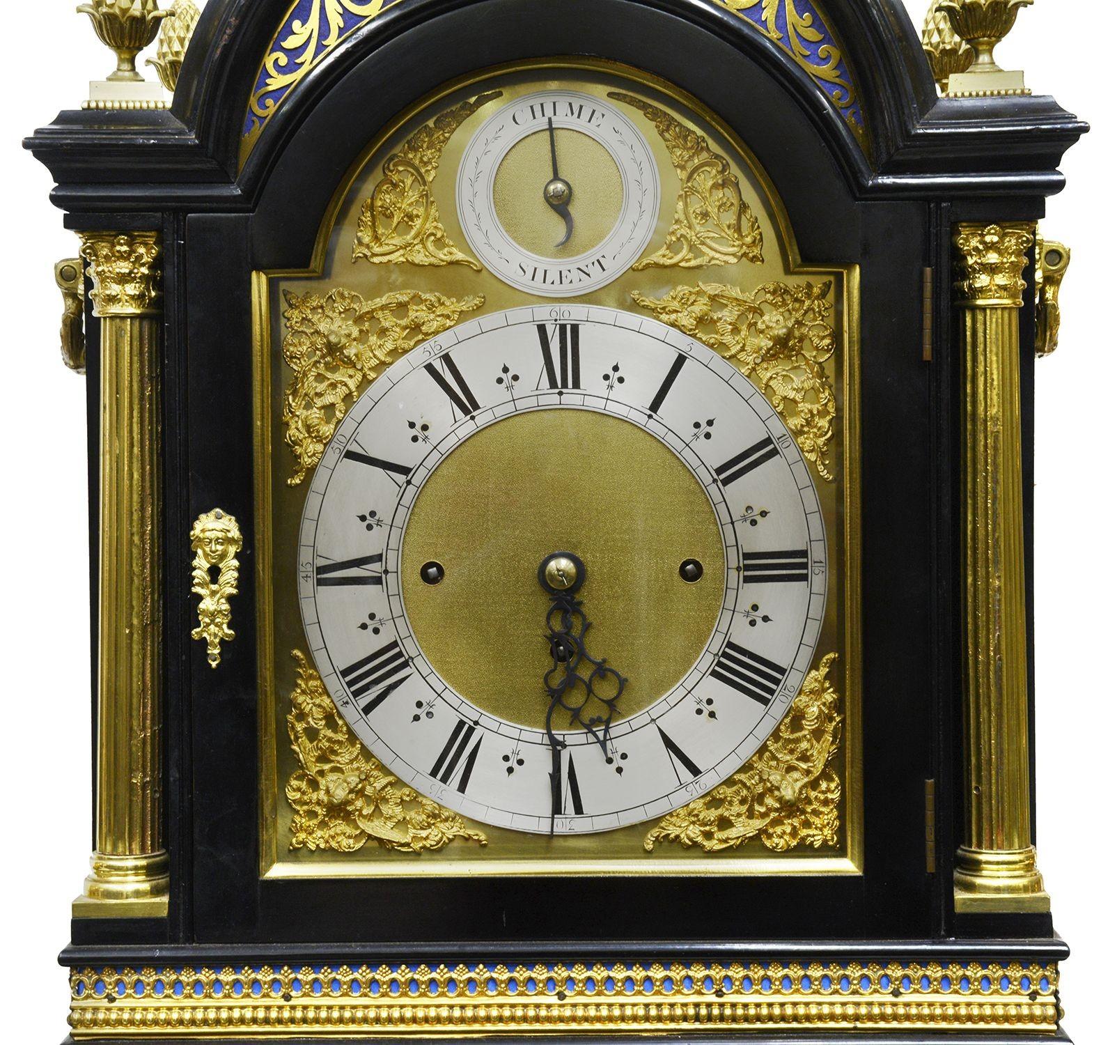 Late Victorian Victorian ebonised chimming mantle clock For Sale