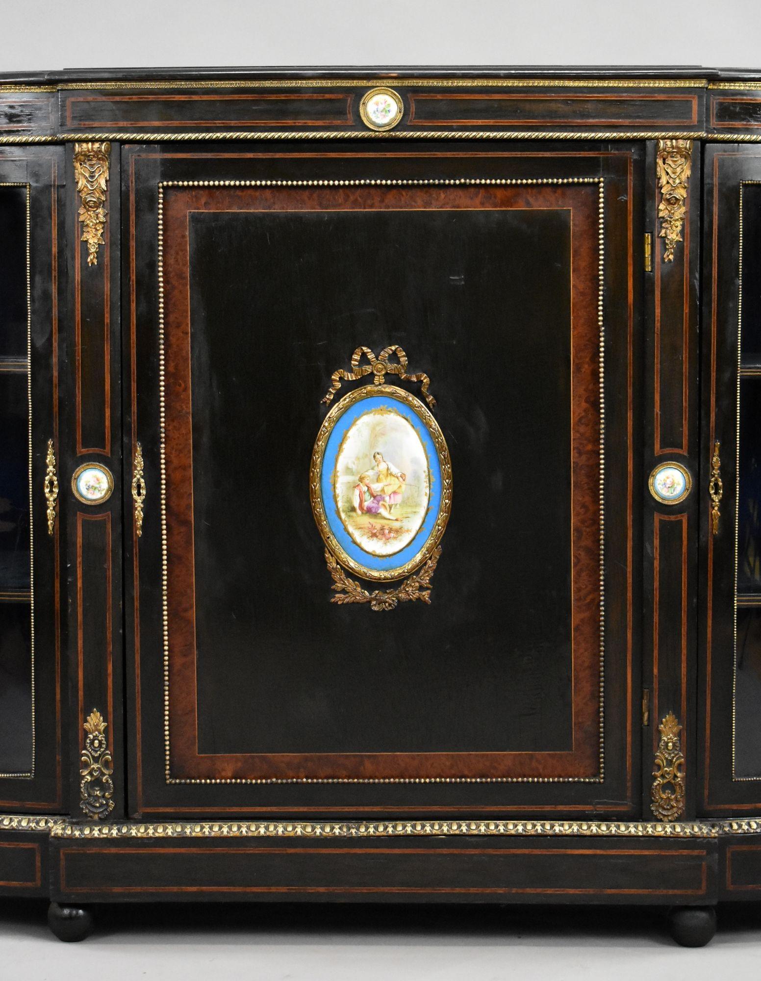 Victorian Ebonised Credenza In Good Condition For Sale In Chelmsford, Essex