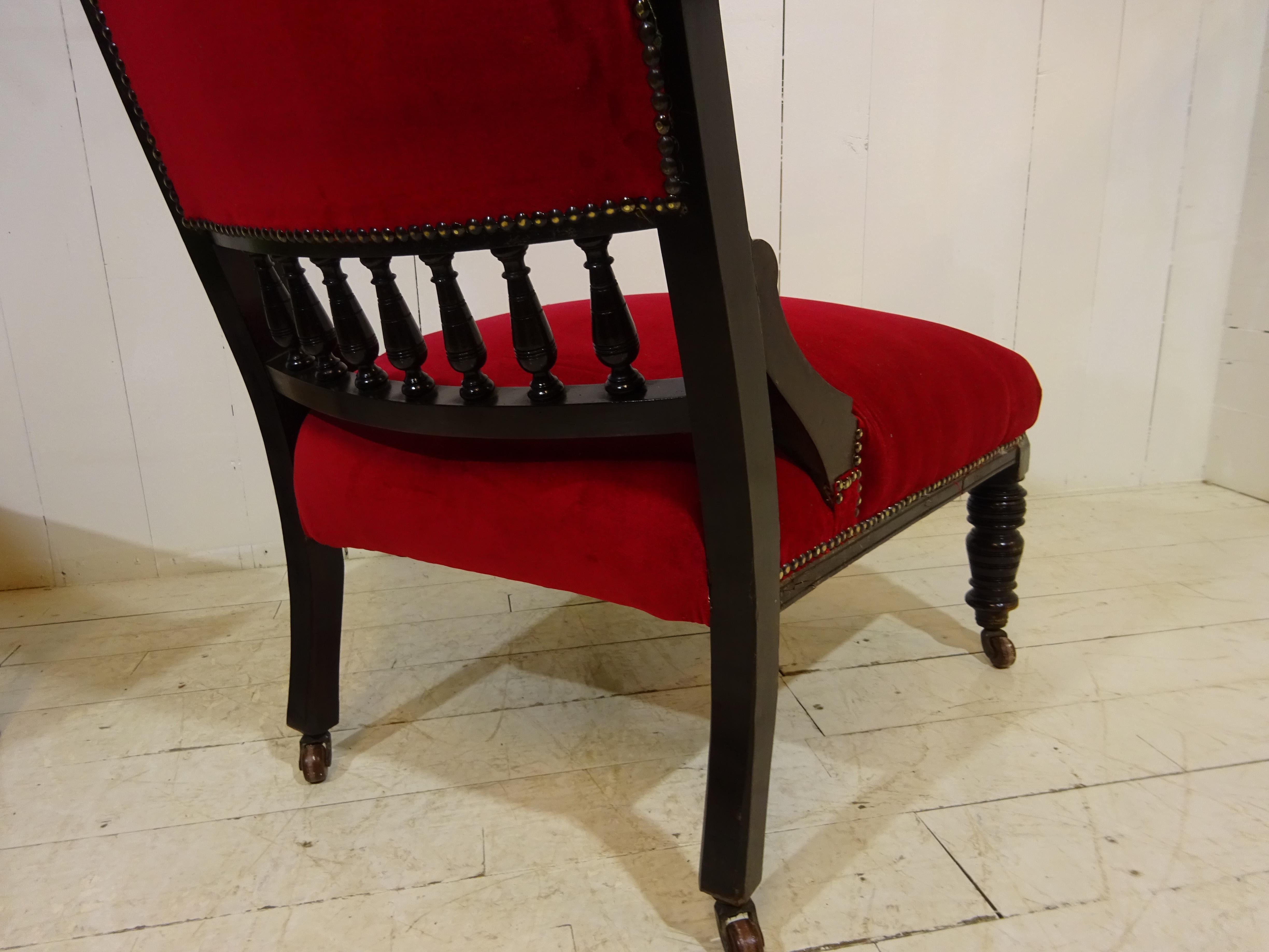 Velours Chaise d'appoint victorienne ébénisée avec assise en velours en vente