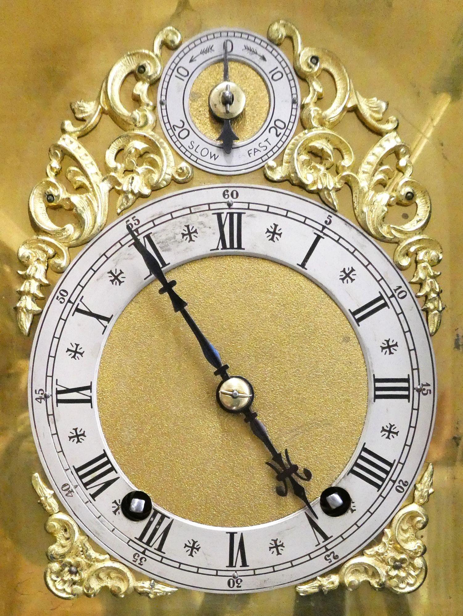 Horloge de cheminée victorienne Ting-Tang ébonisée en vente 2