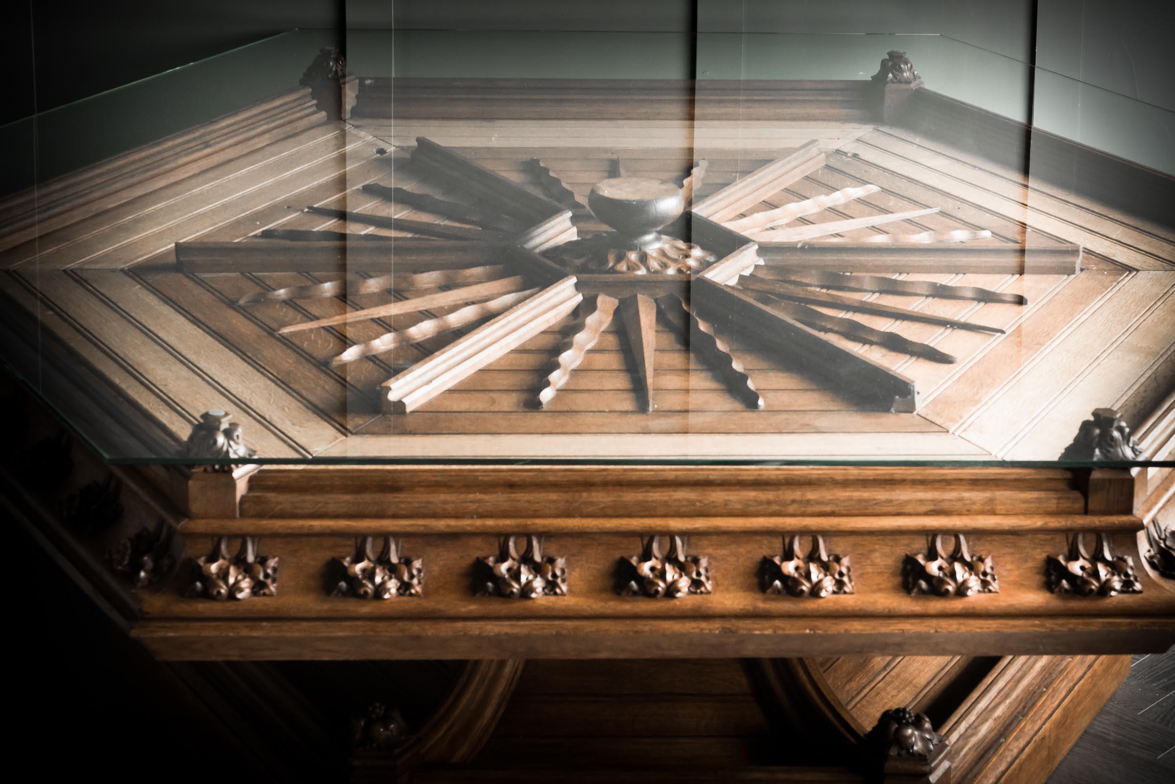 Victorian Ecclesiastical Revival Centre Table  Circa 1880 in vendita 2
