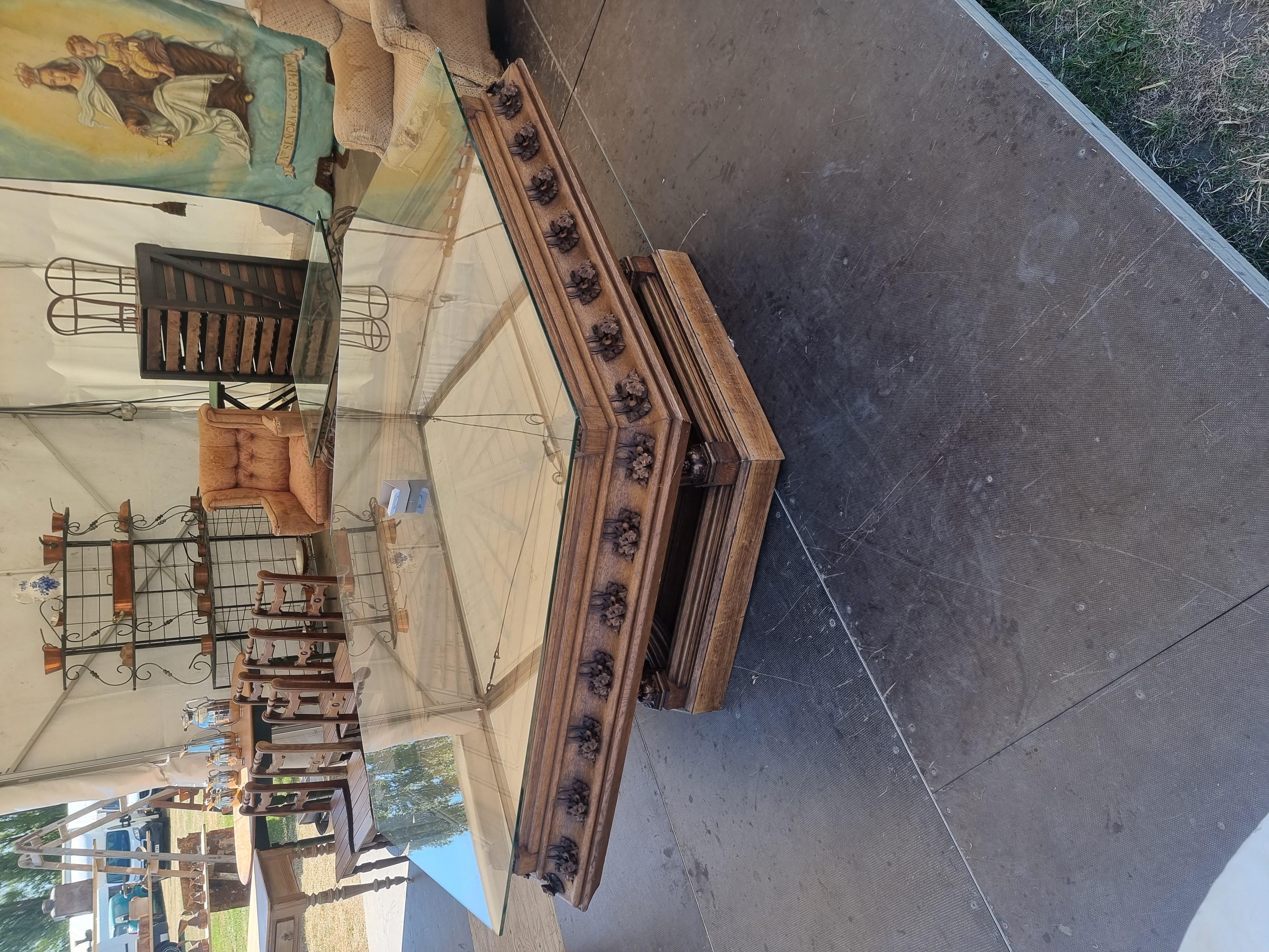Europeo Victorian Ecclesiastical Revival Centre Table  Circa 1880 in vendita
