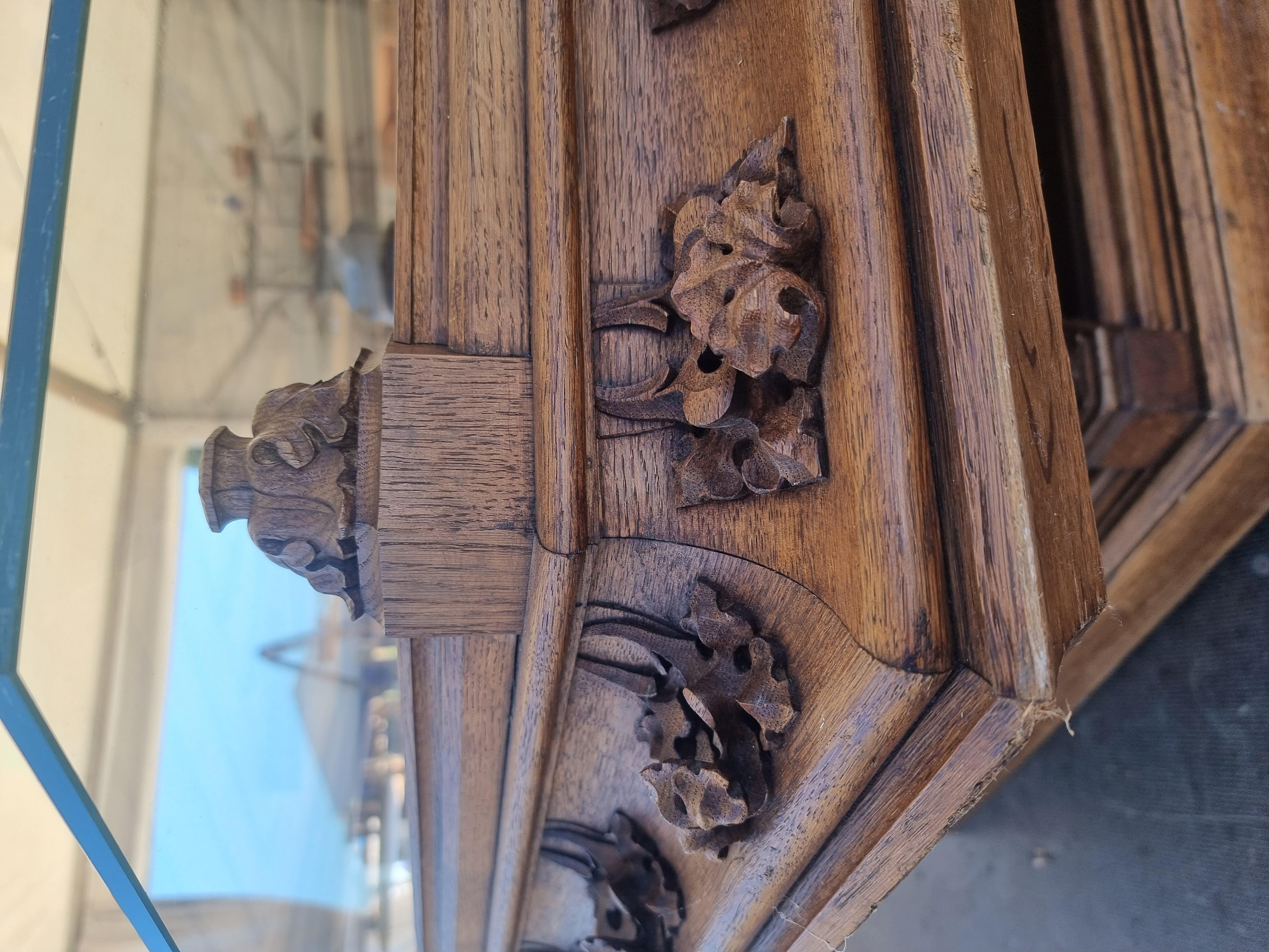 Victorian Ecclesiastical Revival Centre Table  Circa 1880 In condizioni buone in vendita a Alton, GB