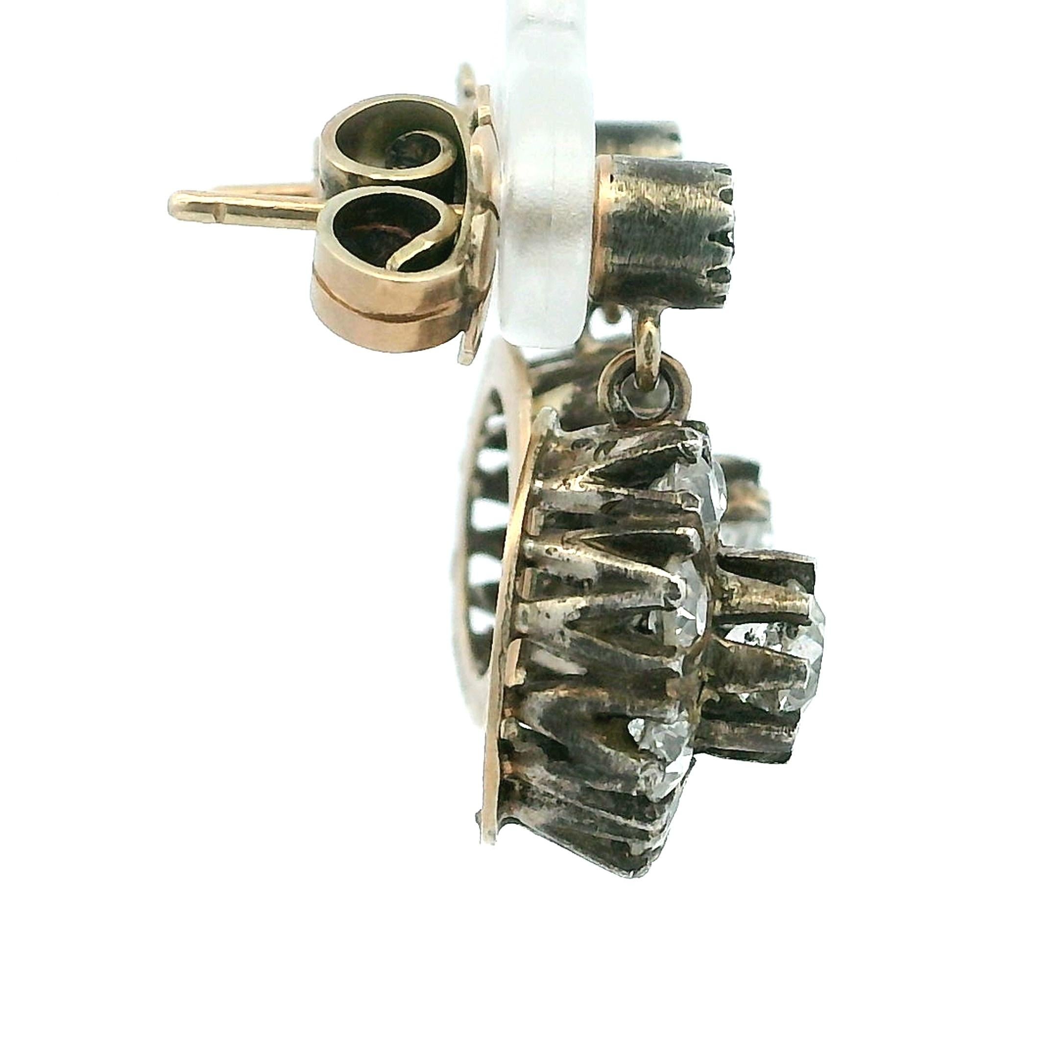 da uomo o donna Orecchino a goccia in oro e argento 18K Victorian-Edwardian 2.60 Ct Old Cut Diamond Daisy in vendita