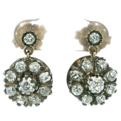 Orecchino a goccia in oro e argento 18K Victorian-Edwardian 2.60 Ct Old Cut Diamond Daisy