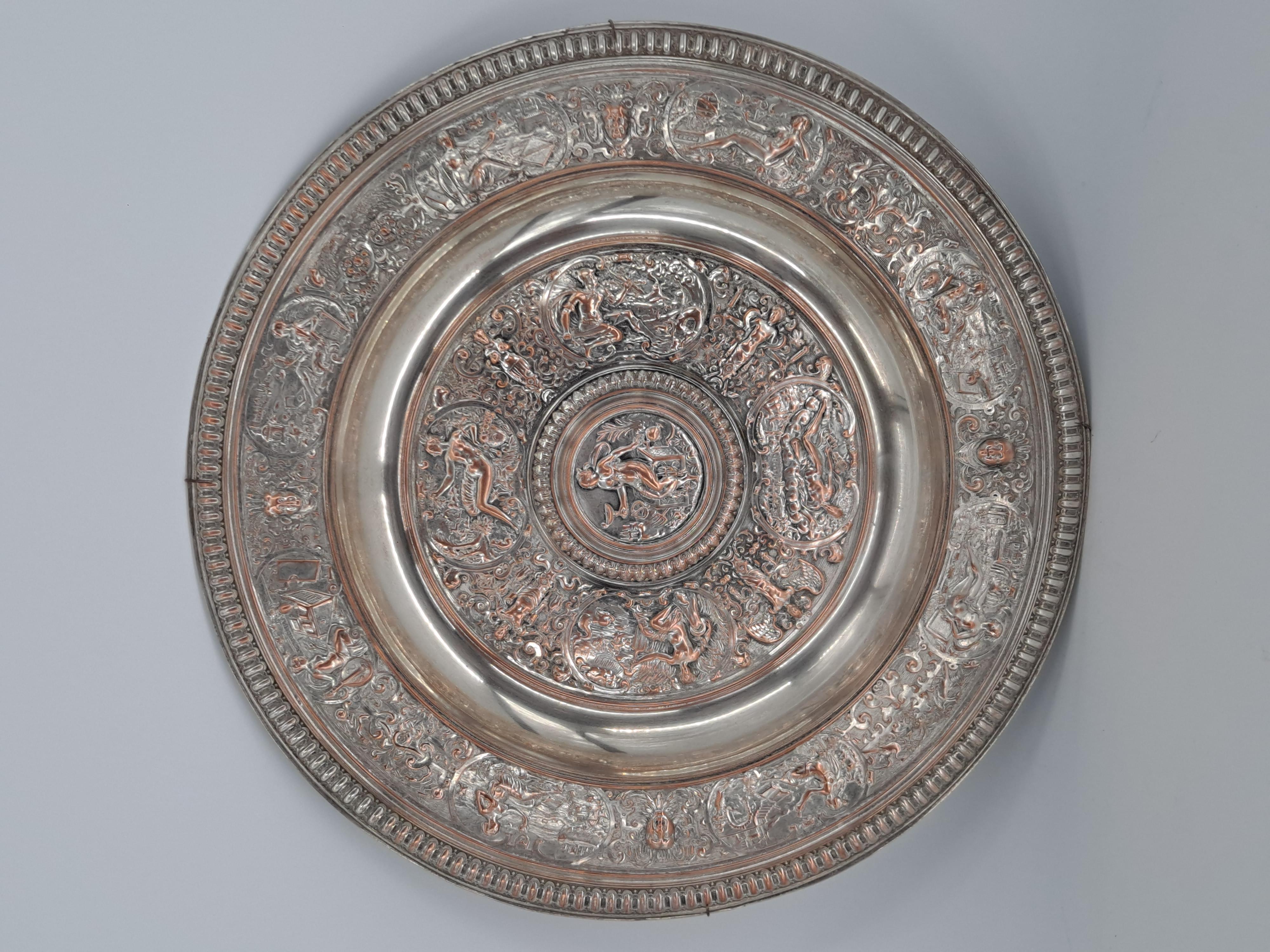 Victorian Elkington Electrotype Charger Plate In Excellent Condition For Sale In San Francisco, CA