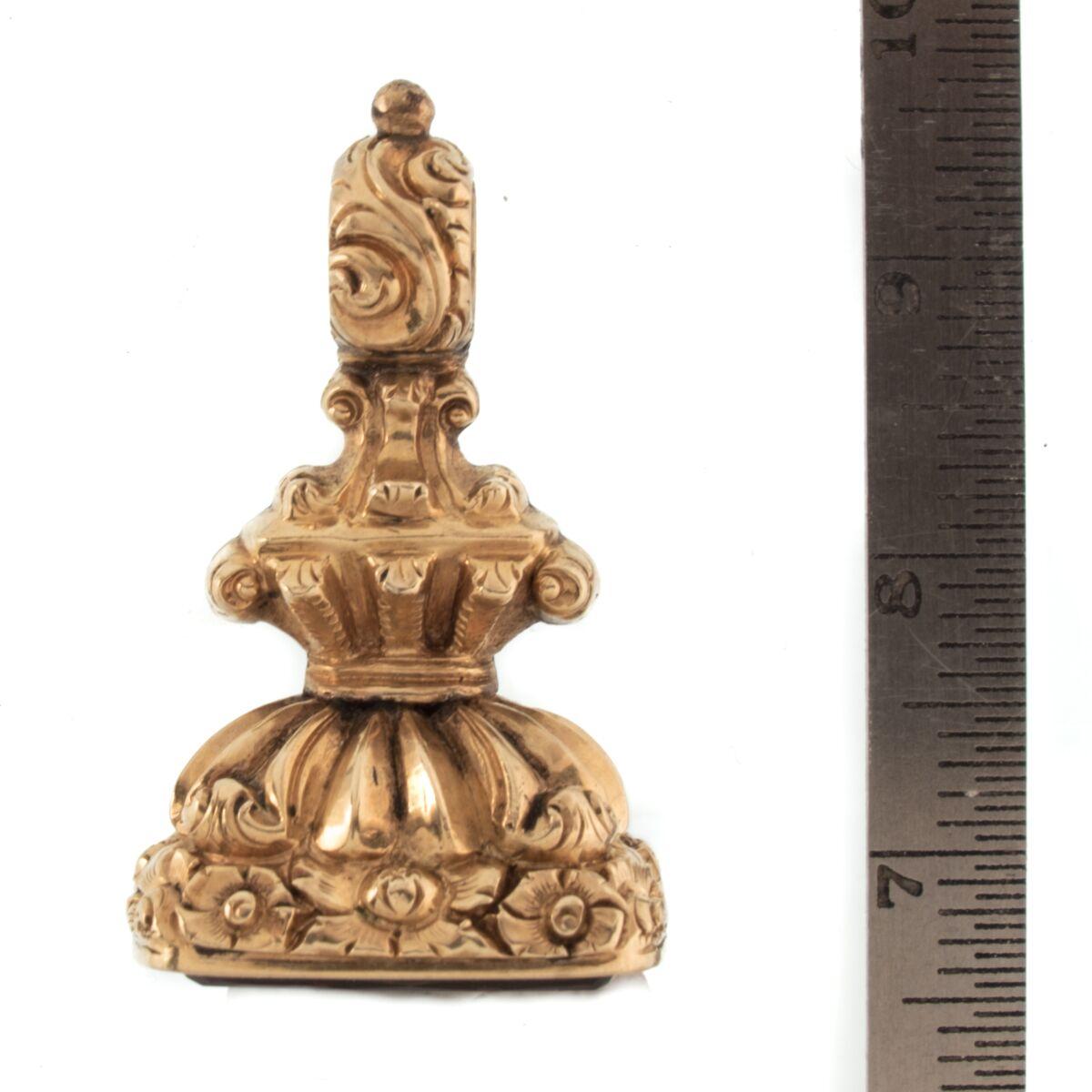 Victorian Embossed 15 Karat Gold, Amethyst Heraldic Intaglio Seal Fob 2