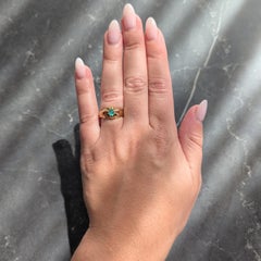 Victorian Emerald 18 Karat Yellow Gold Antique Belcher Ring