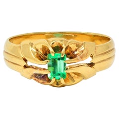 Victorian Emerald 18 Karat Yellow Gold Antique Belcher Ring