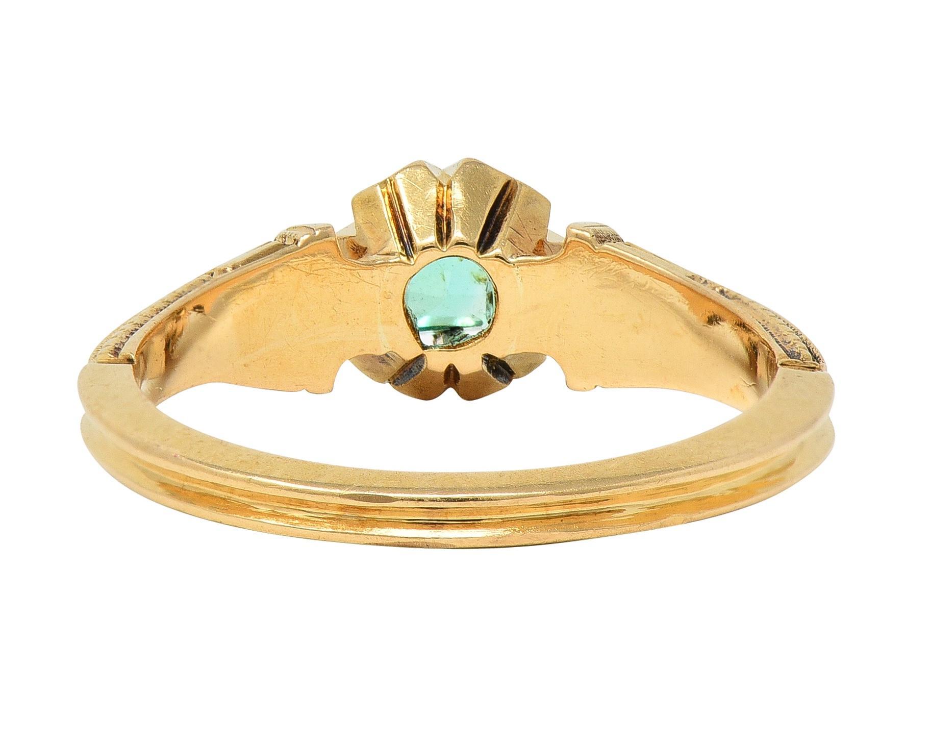 Women's or Men's Victorian Emerald 18 Karat Yellow Gold Belcher Set Buttercup Antique Ring