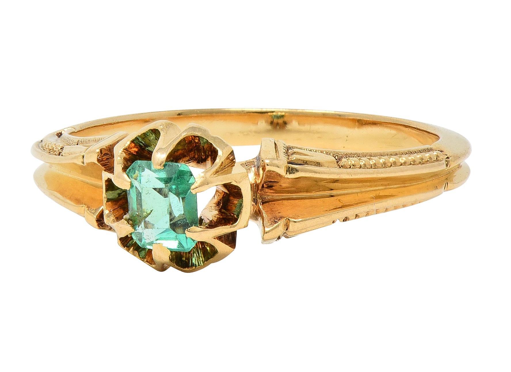 Victorian Emerald 18 Karat Yellow Gold Belcher Set Buttercup Antique Ring 2