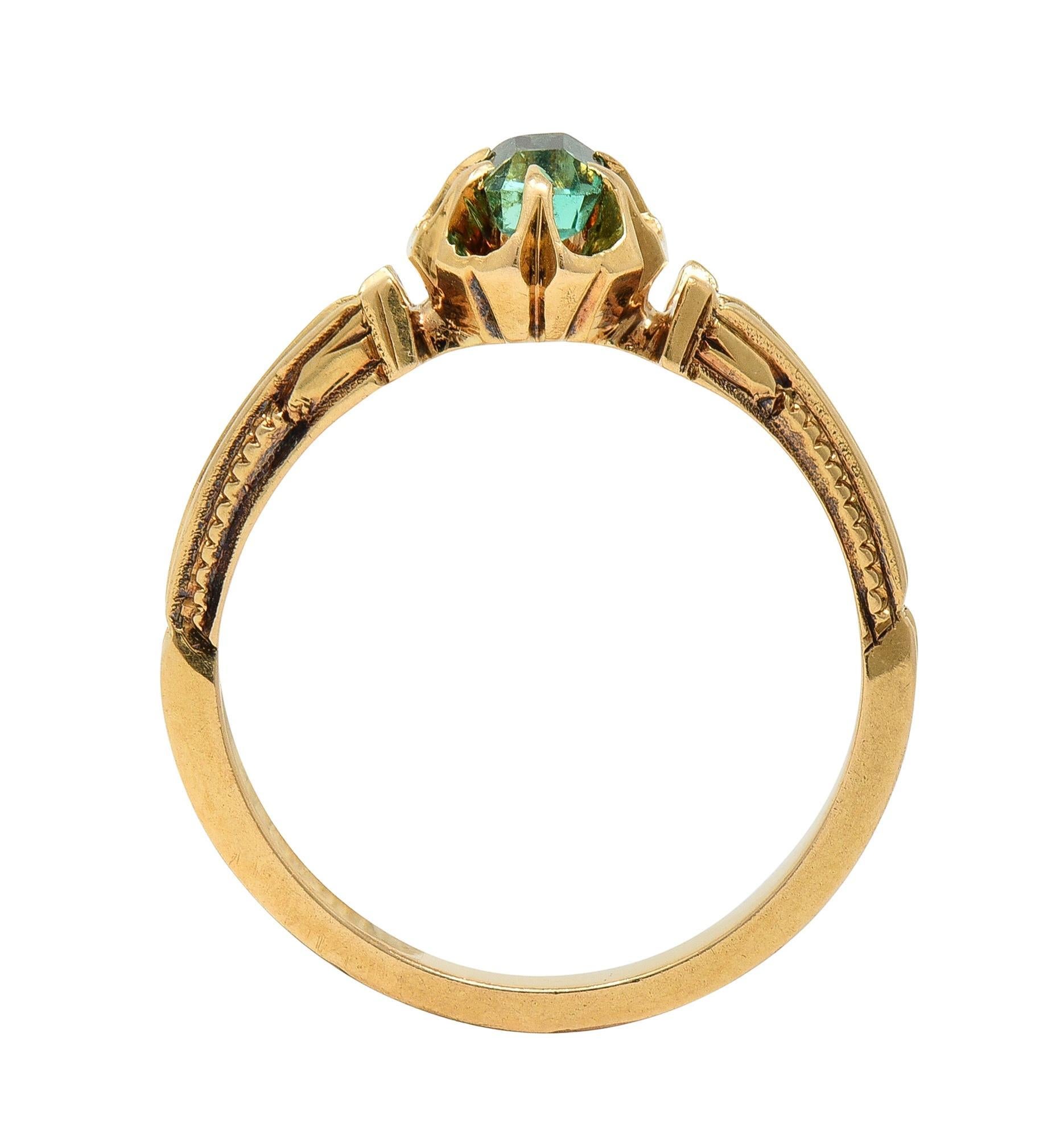 Victorian Emerald 18 Karat Yellow Gold Belcher Set Buttercup Antique Ring 4