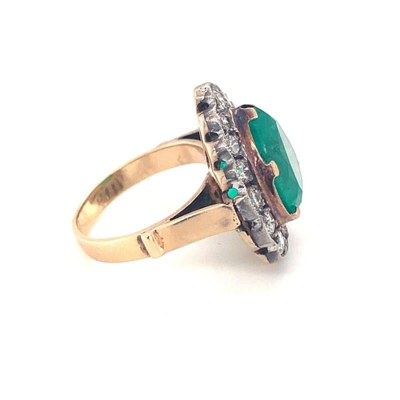 Victorian Emerald and Diamond 14K Yellow Gold Ring, circa 1910 In Good Condition In Beverly Hills, CA