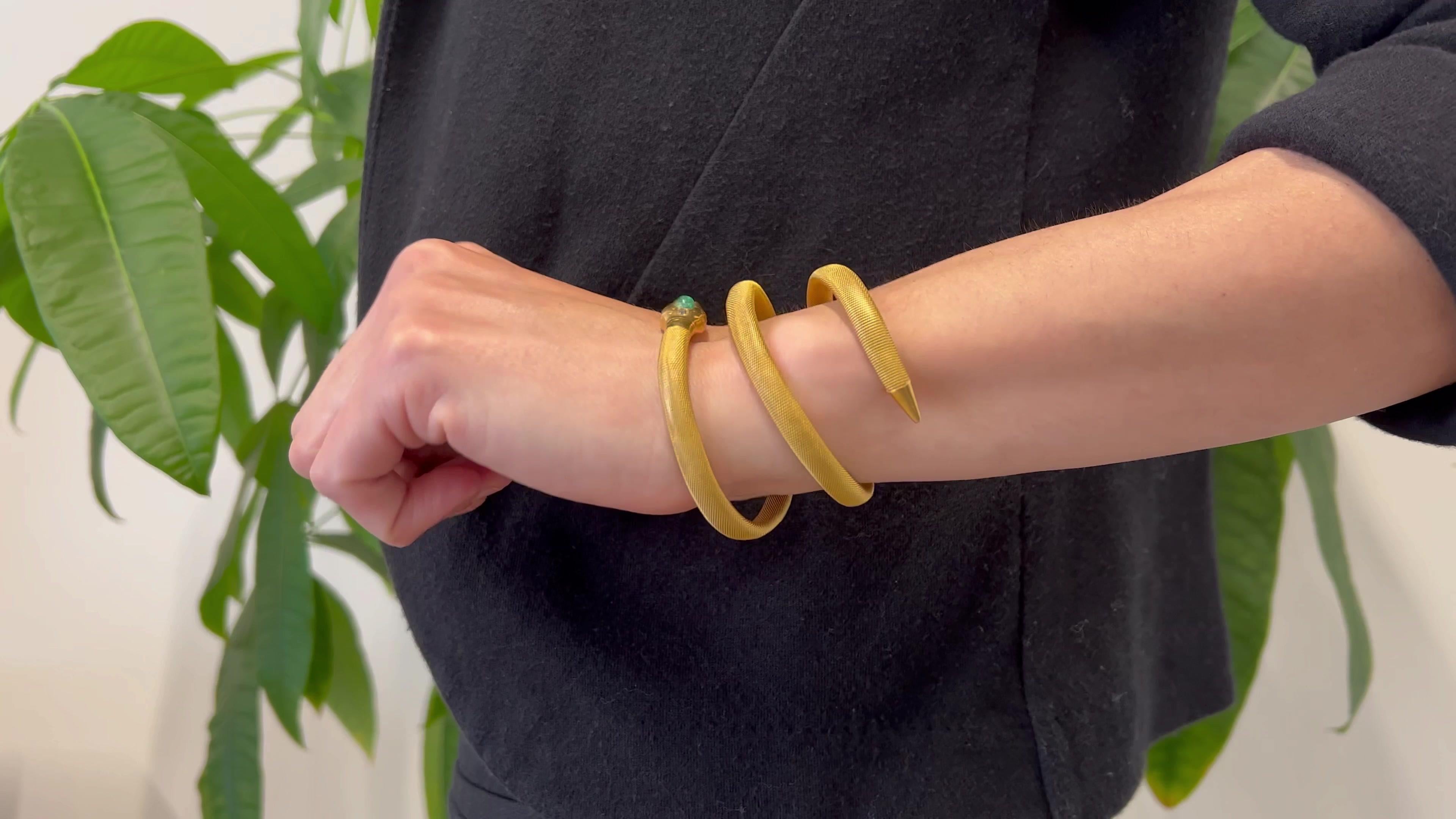 Viktorianisches Flexibles Schlangenarmband aus 18 Karat Gelbgold mit Smaragd und Diamanten (Cabochon)