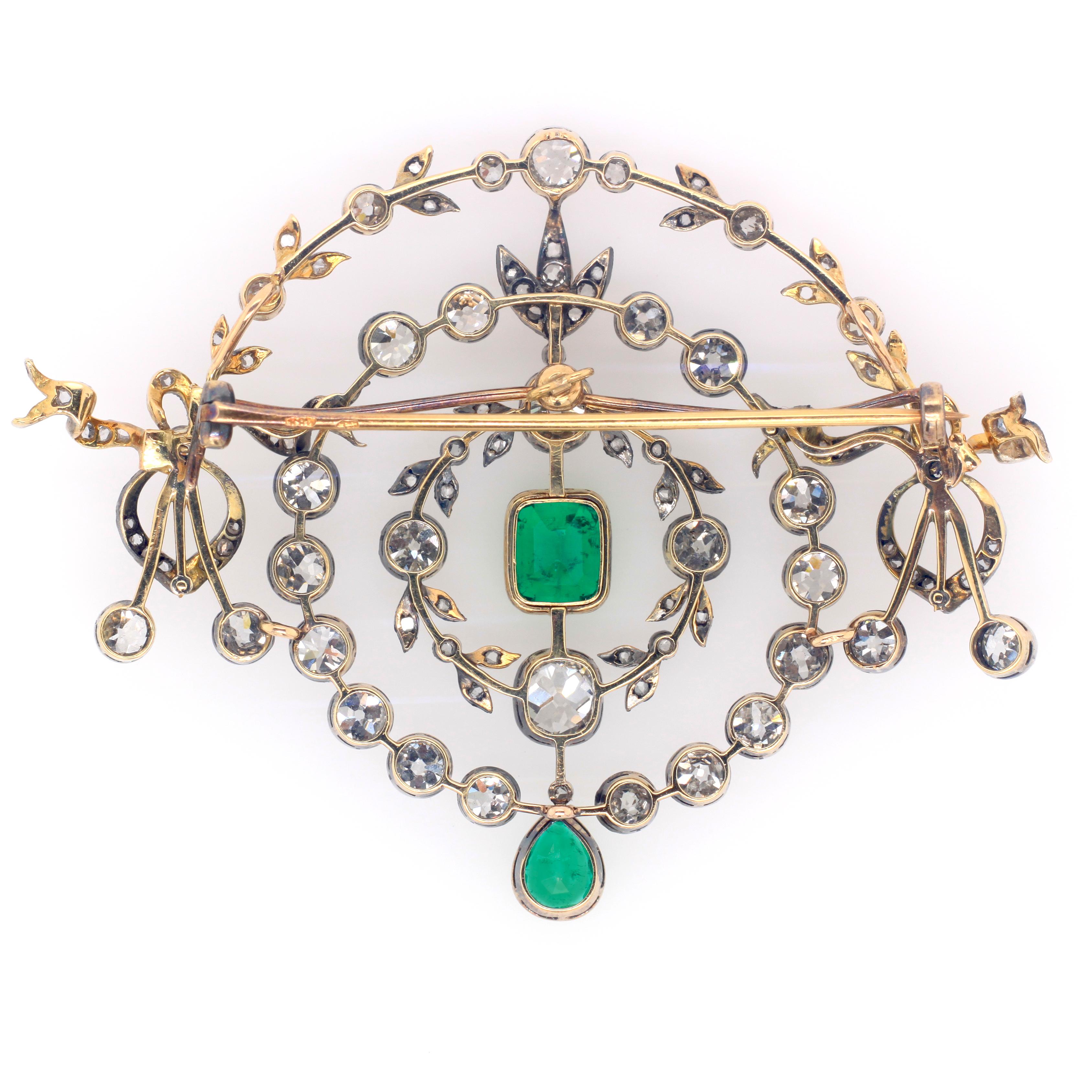 Victorian Emerald and Diamond Garland Brooch/Pendant, 1880s In Excellent Condition In Idar-Oberstein, DE