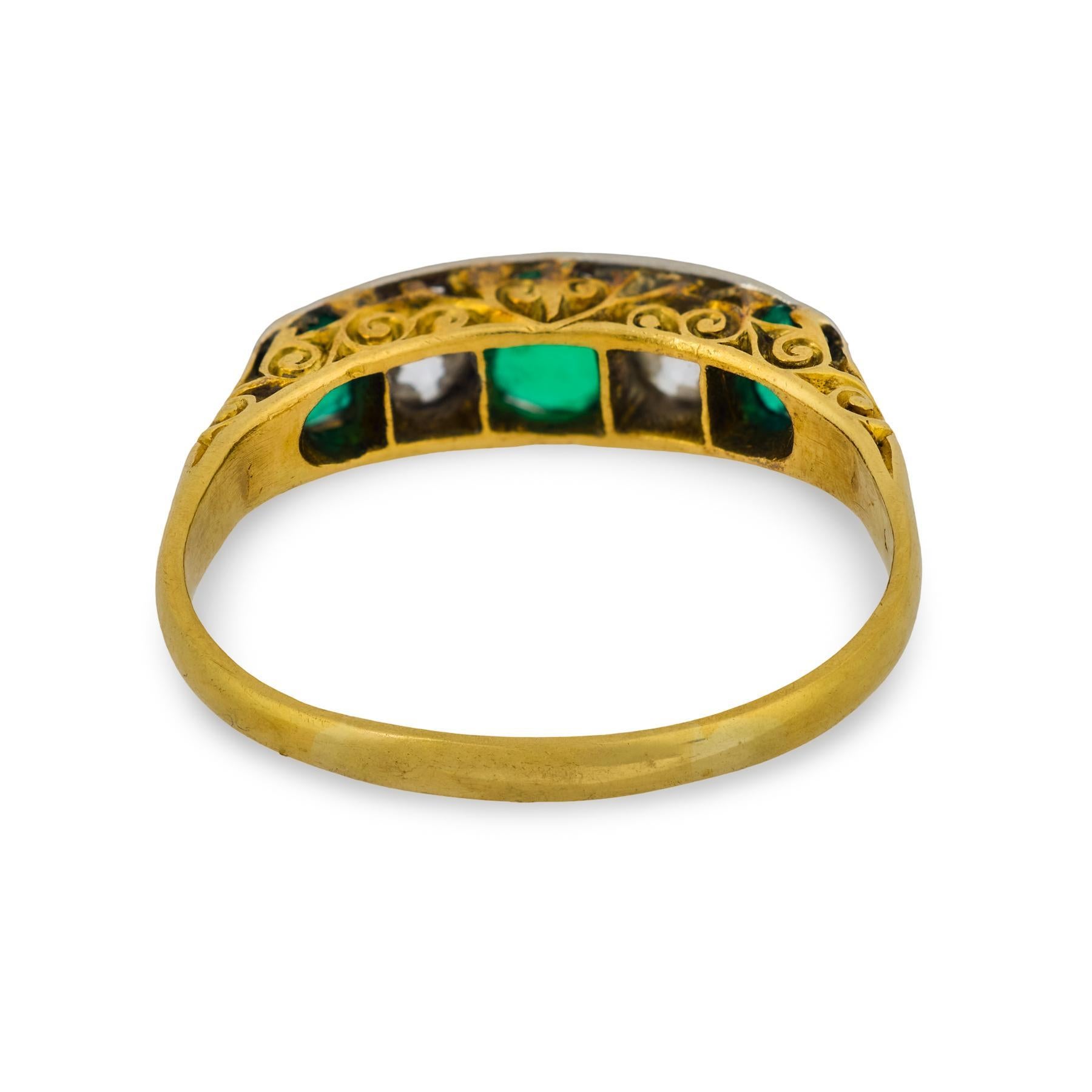 Bague victorienne à cinq pierres en or jaune 18k avec émeraude et diamant Pour femmes en vente