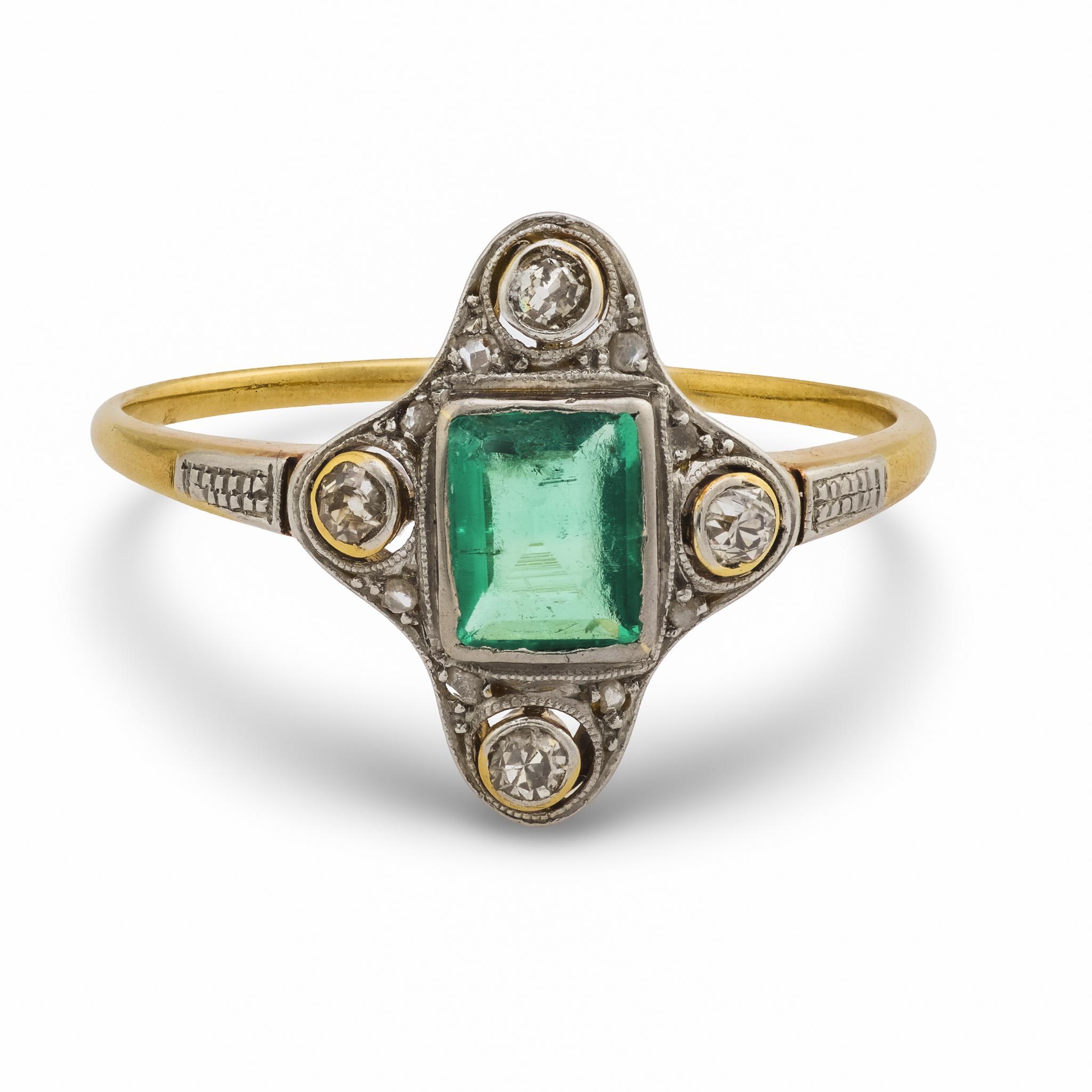 Victorien Bague victorienne en or jaune 18k avec émeraude et diamant en vente
