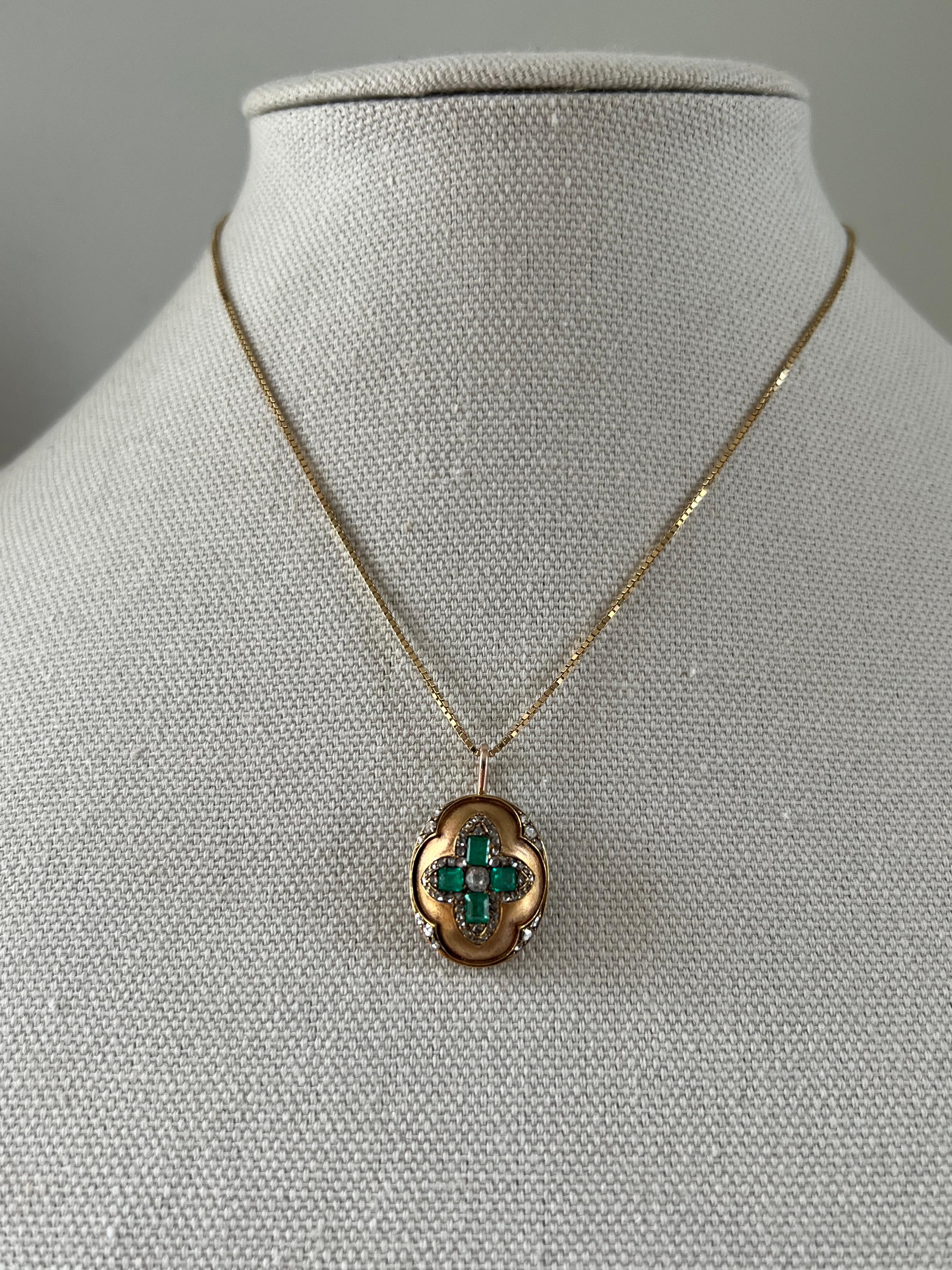 Colgante Victoriano de Oro y Diamantes Esmeralda en venta 1