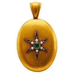 Viktorianisches Memorial-Medaillon aus 18 Karat Gelbgold mit Smaragd, Diamant und Perle